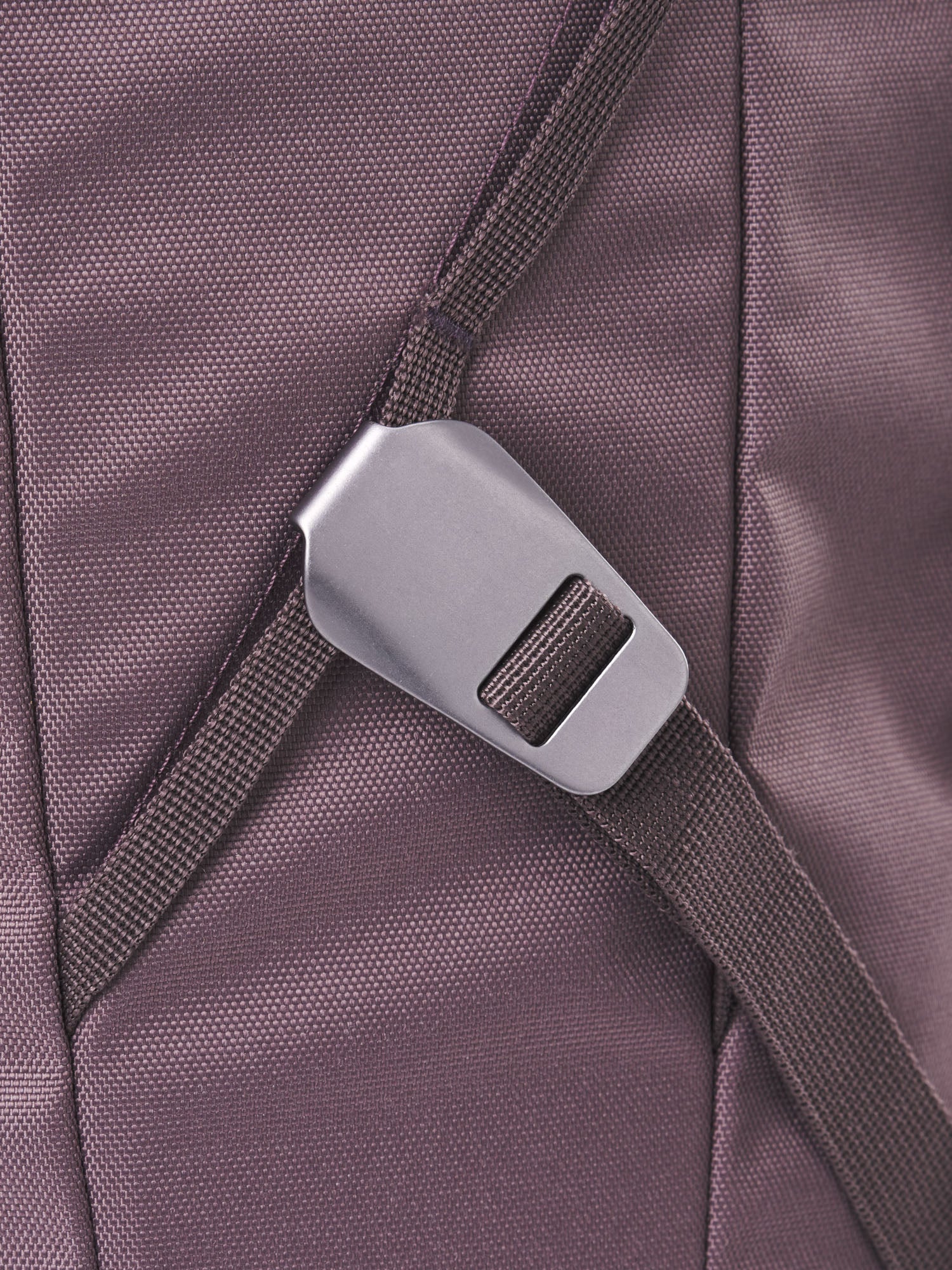 AEVOR-Daypack-Oxy-Purple-closeup-details