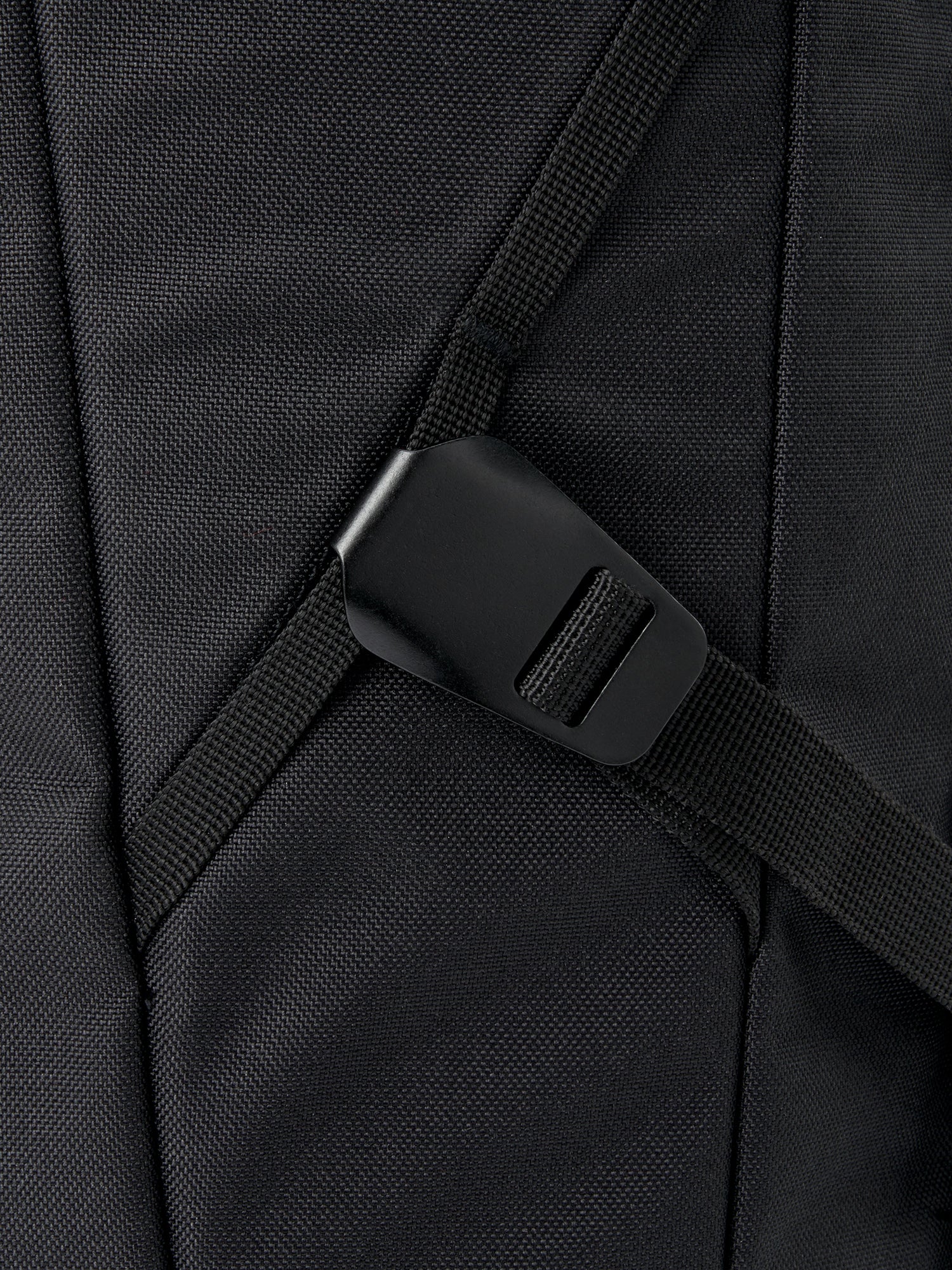 AEVOR-Daypack-Black-Eclipse-closeup-details
