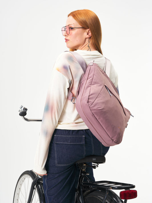 AEVOR-Bike-Shopper-Rosewood-model-female-front