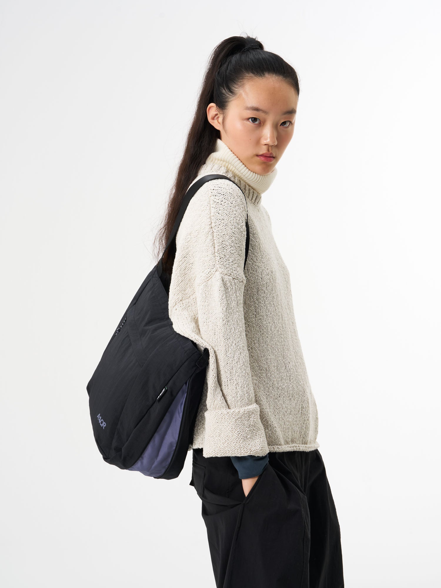 AEVOR-Bike-Shopper-Black-model-side