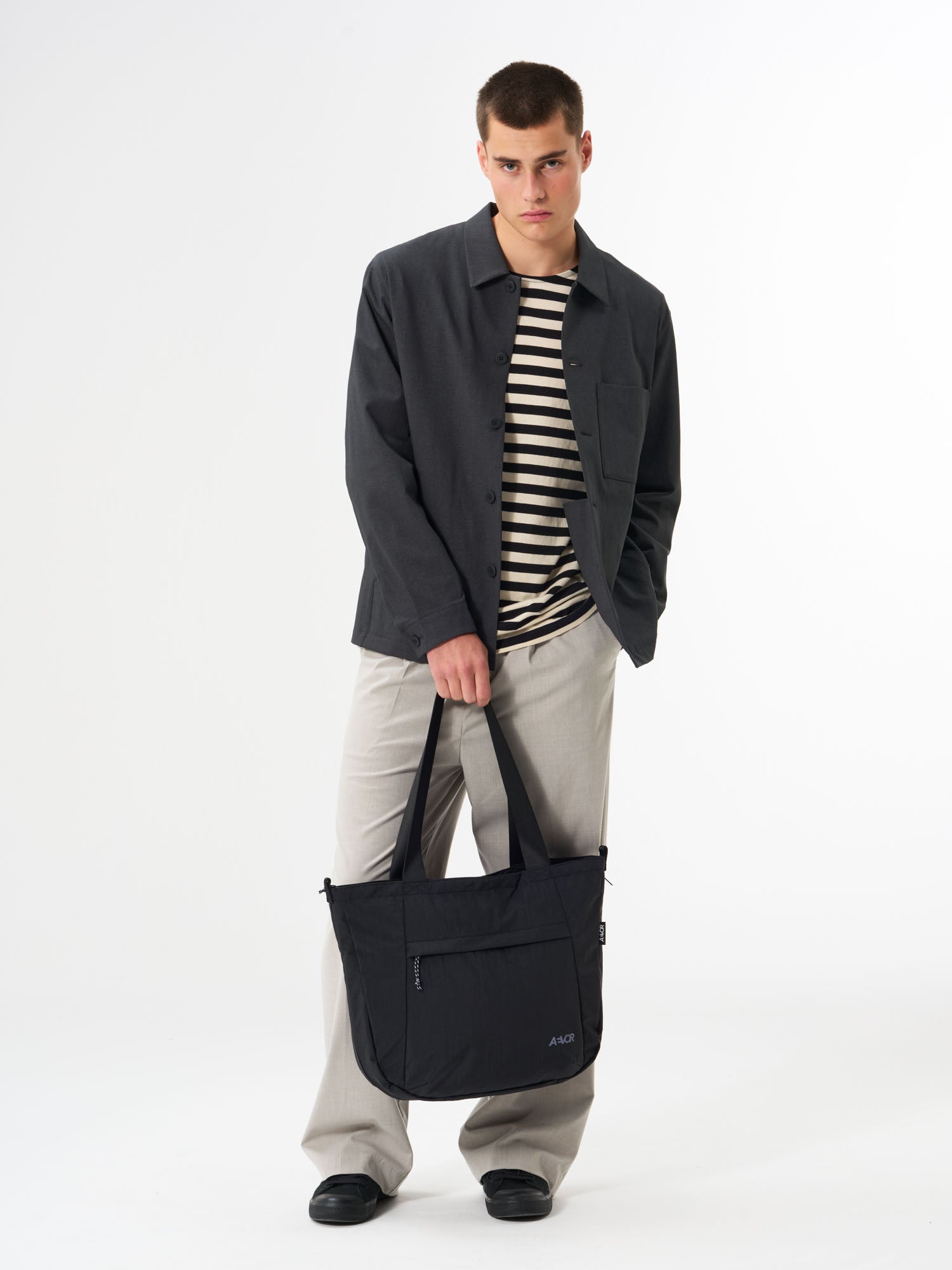 AEVOR-Bike-Shopper-Black-model-front