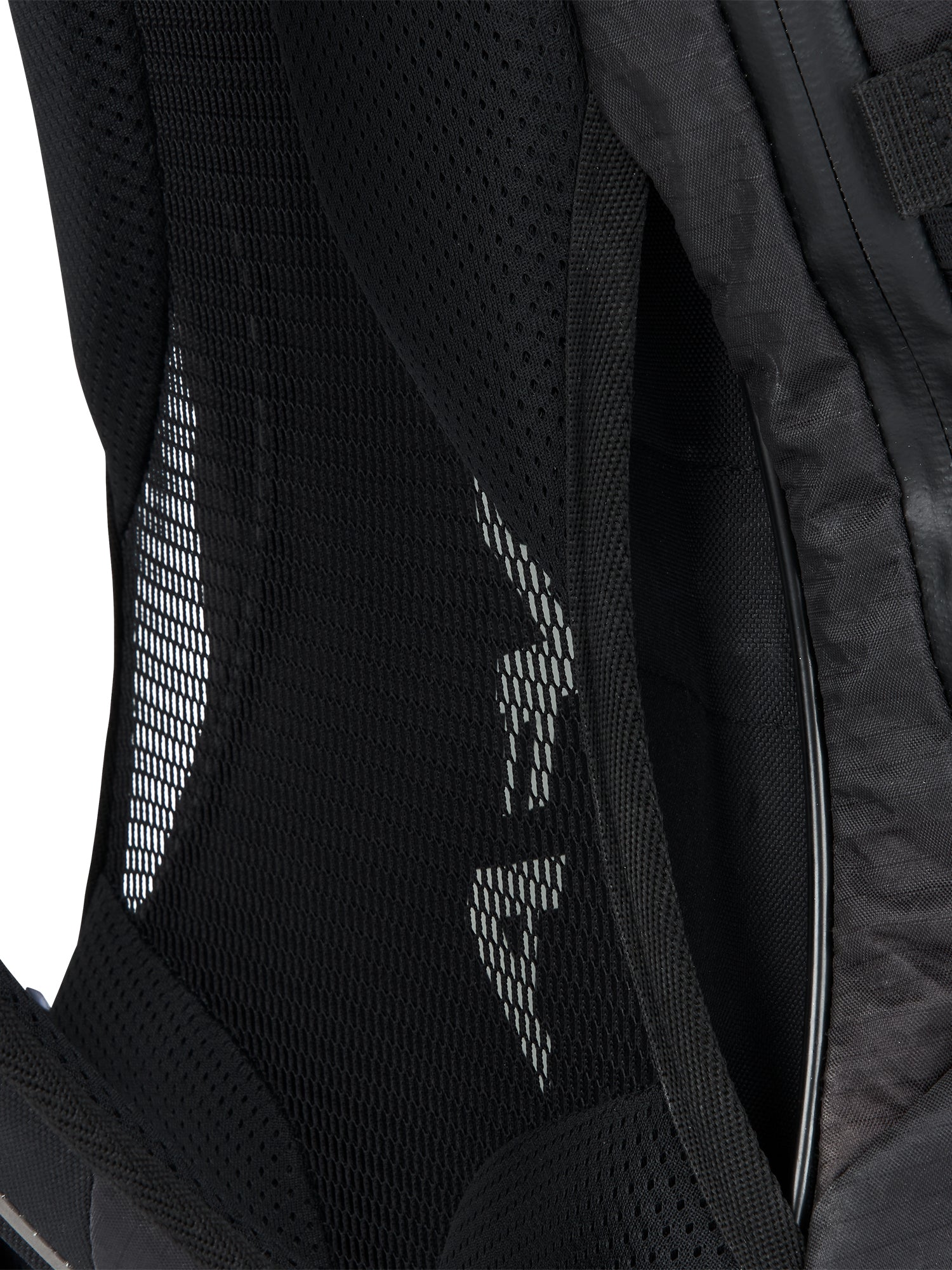 AEVOR-Bike-Pack-Proof-Black-closeup-details