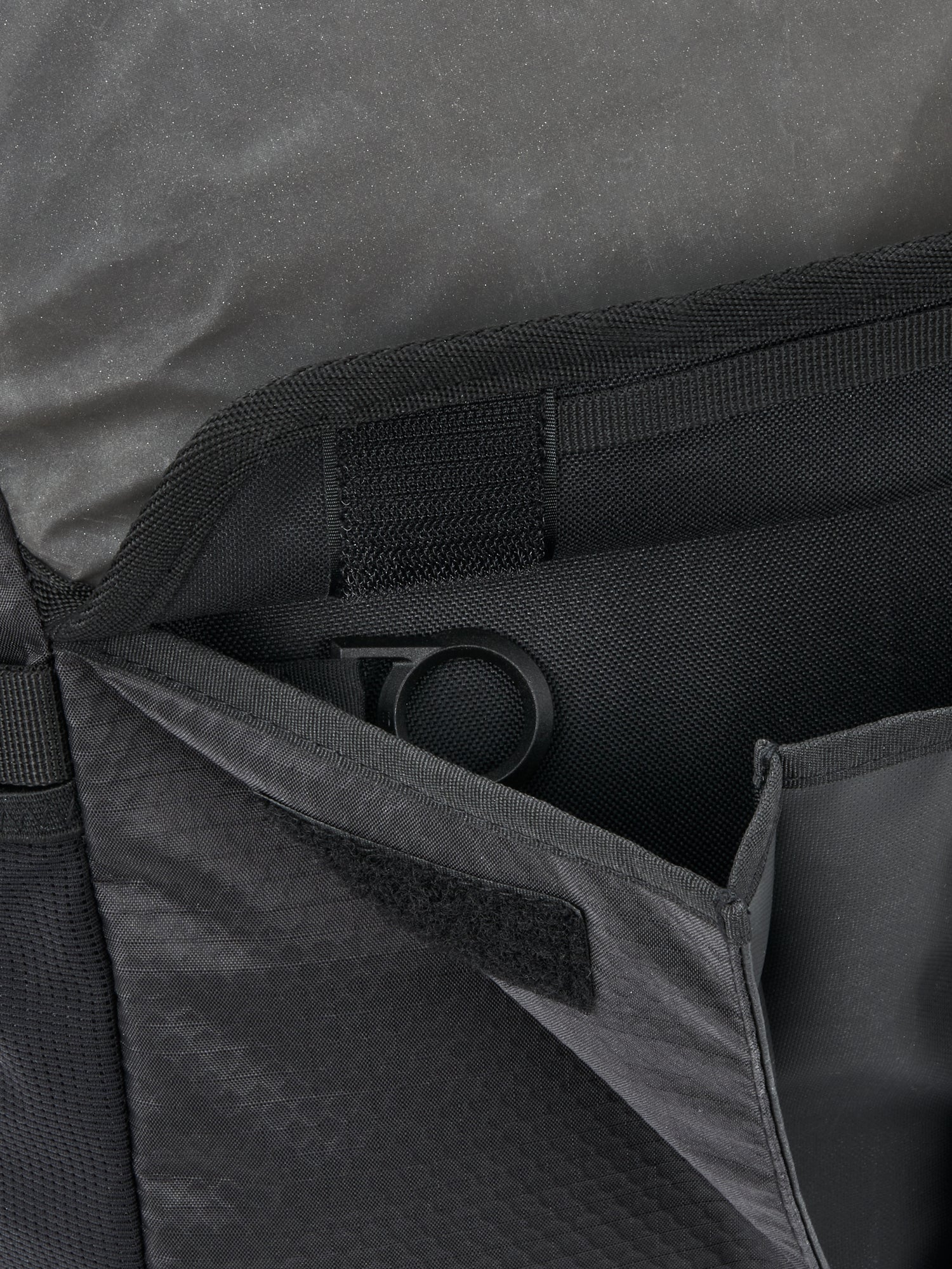 AEVOR-Bike-Pack-Proof-Black-closeup-details