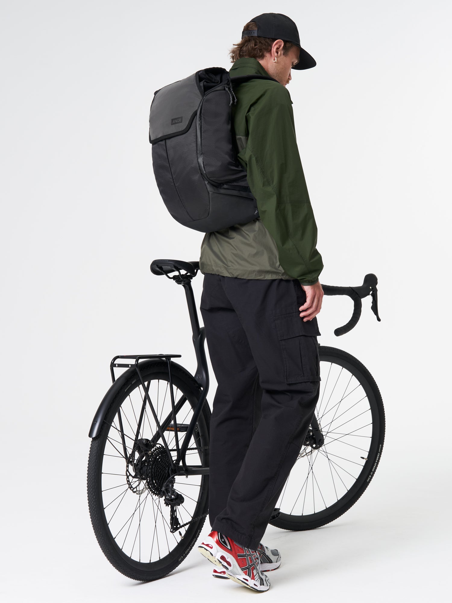 AEVOR-Bike-Pack-Proof-Black-model-front