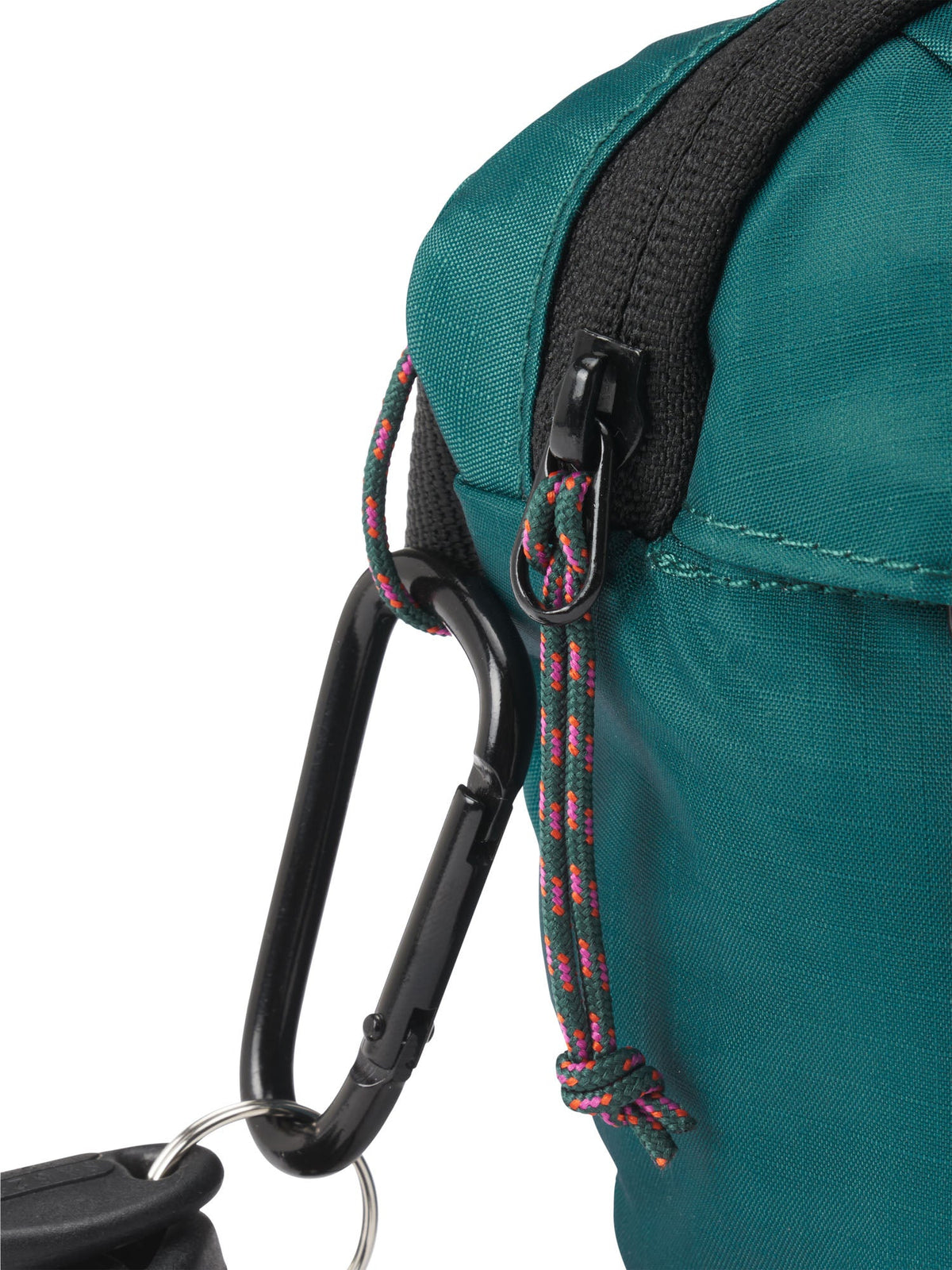 AEVOR-Hip-Bag-Ease-Ripstop-Evergreen-closeup-details