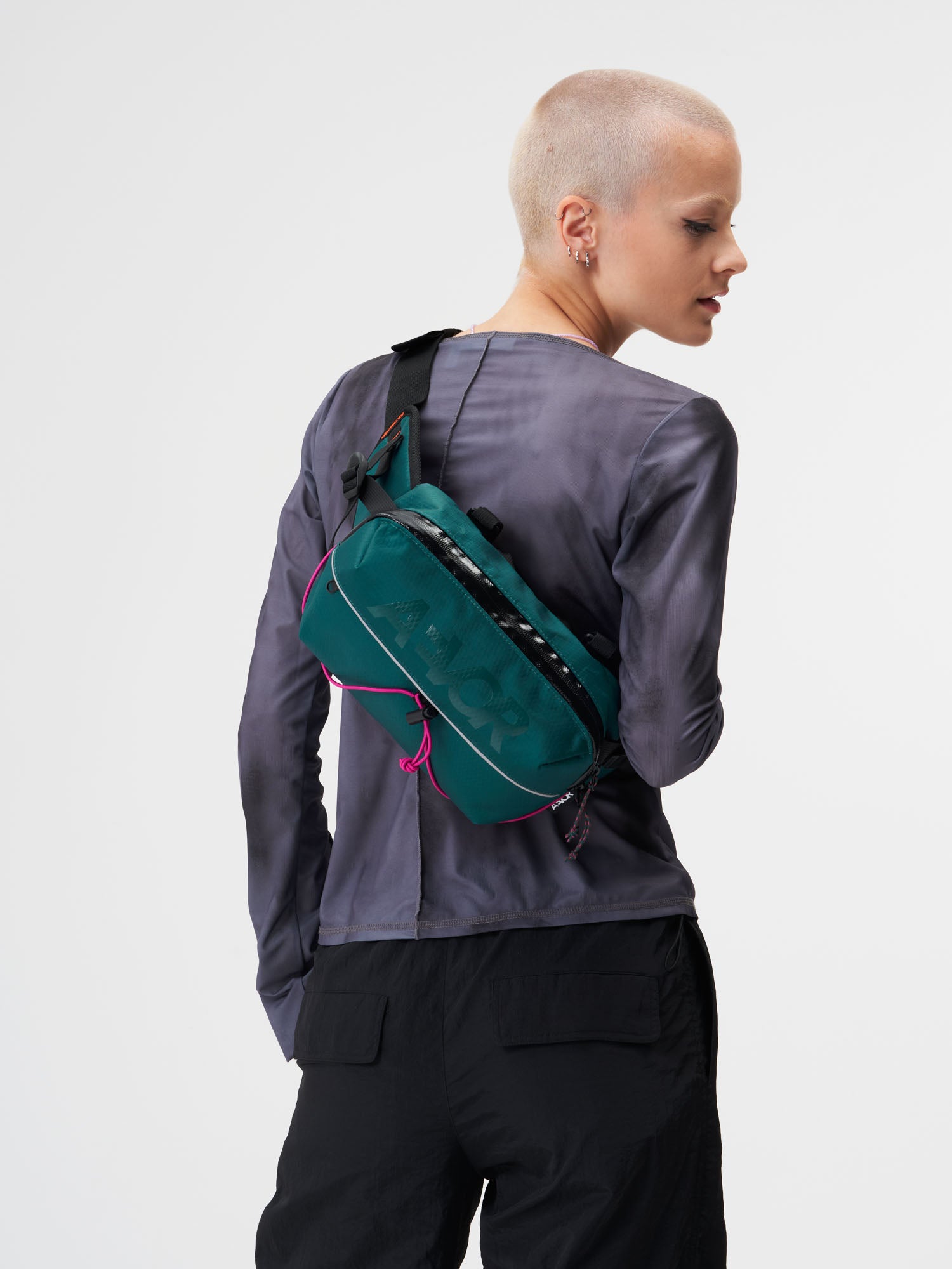 Bar-Bag-Proof-Evergreen-model-front