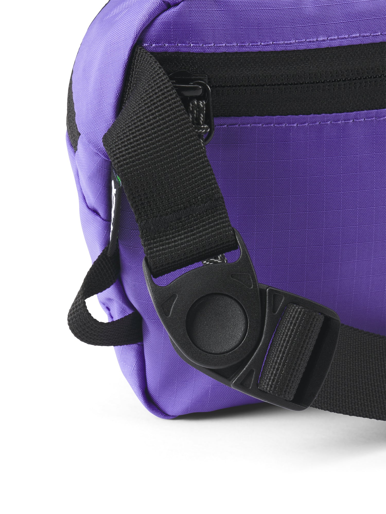 AEVOR-Hip-Bag-Move-Ripstop-Purple-closeup