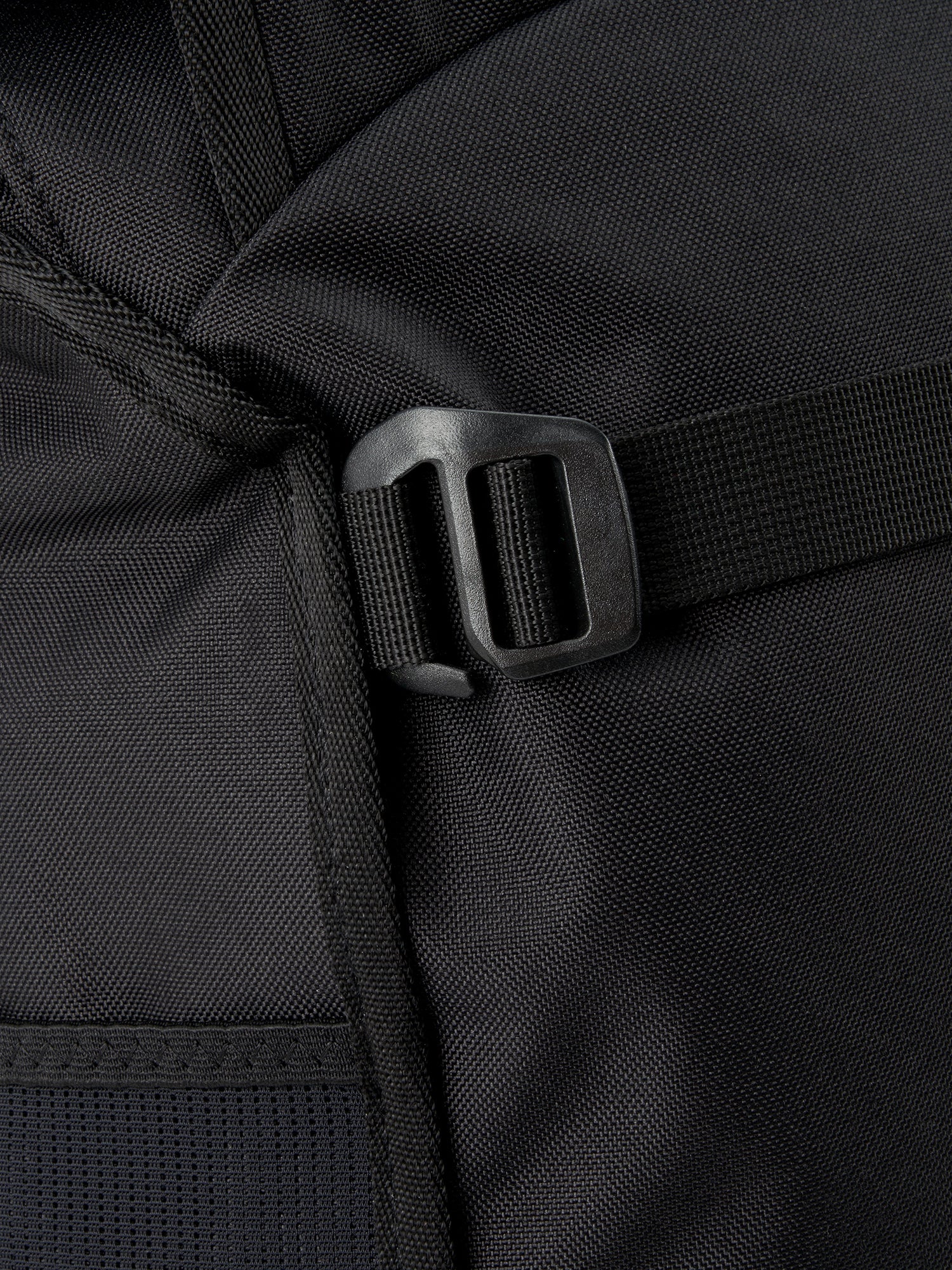 AEVOR-Trip-Pack-Black-Eclipse-closeup-details