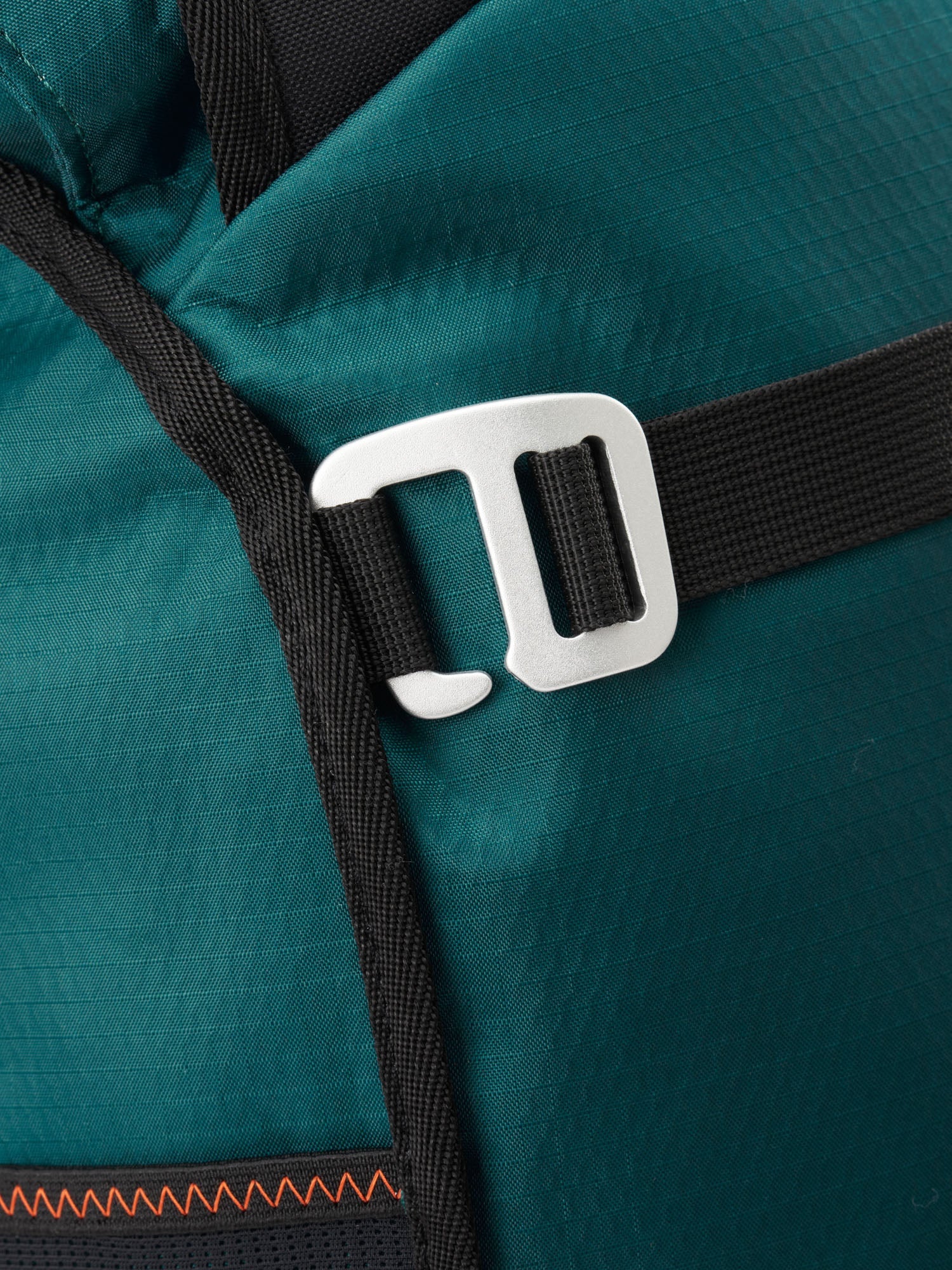 AEVOR-Trip-Pack-Proof-Evergreen-closeup-details