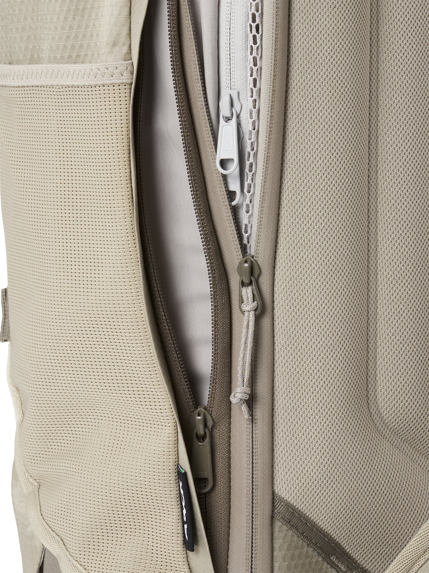 AEVOR-Travel-Pack-Proof-Venus-detail