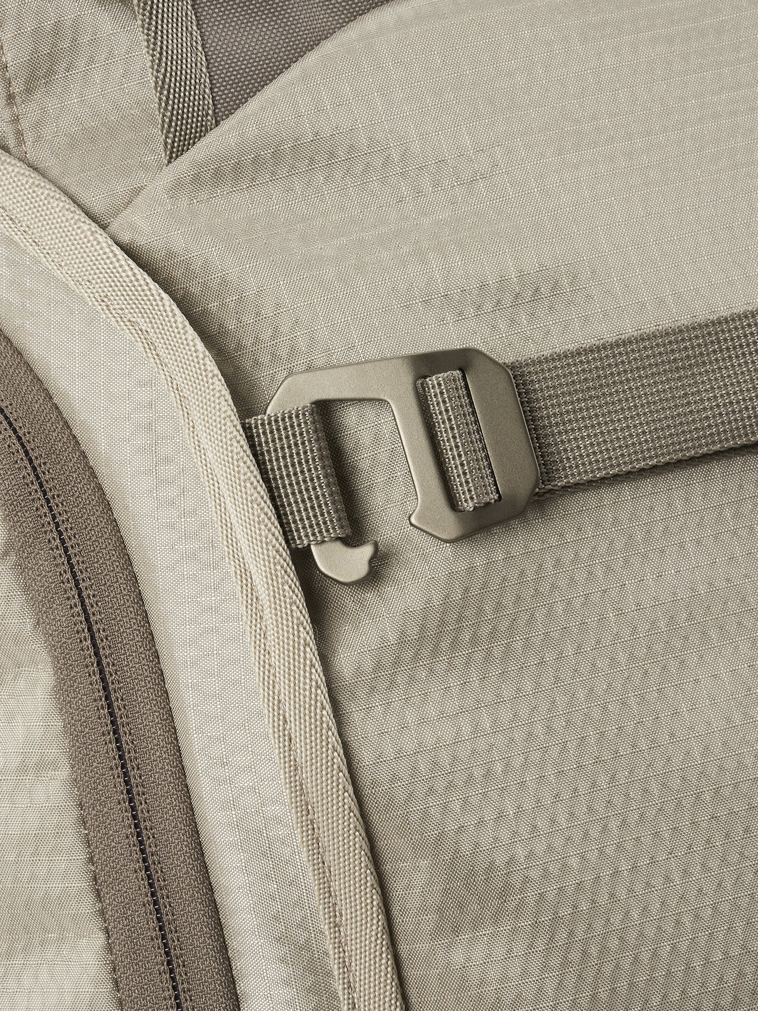 AEVOR-Travel-Pack-Proof-Venus-detail