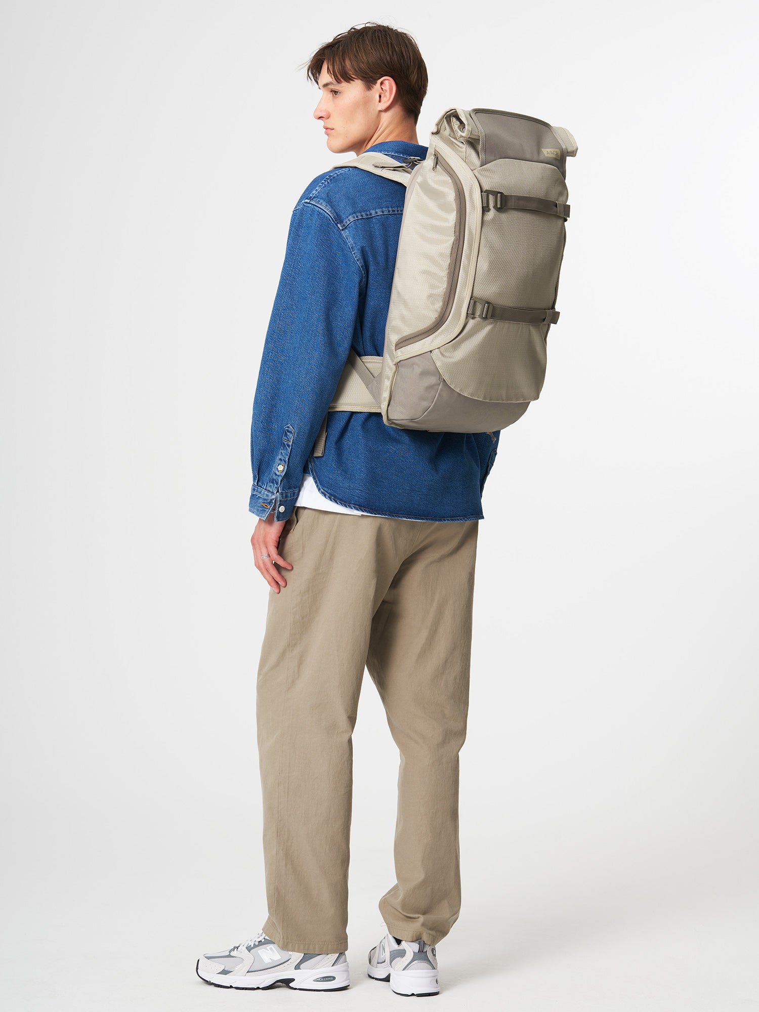 AEVOR-Travel-Pack-Proof-Venus-model-side