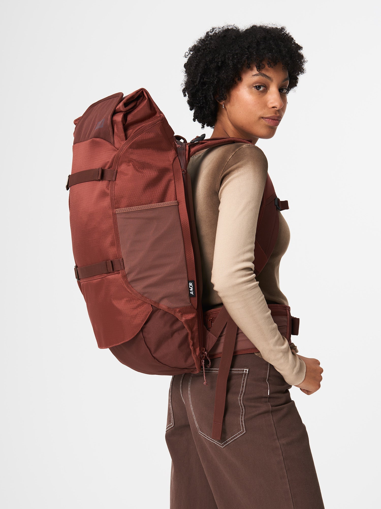 AEVOR-Travel-Pack-Proof-Mars-model-side
