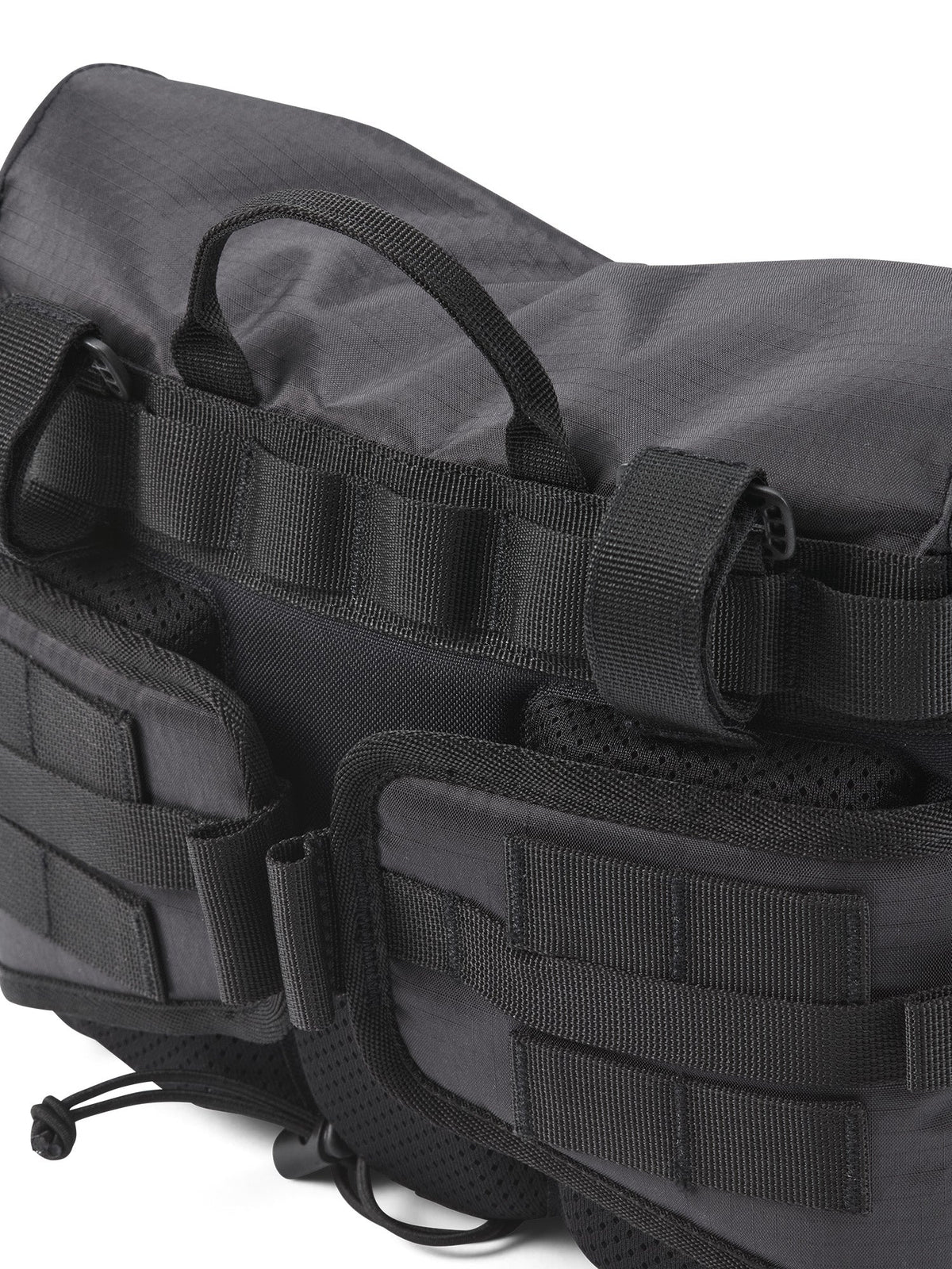 AEVOR-Waist-Pack-Proof-Black-detail