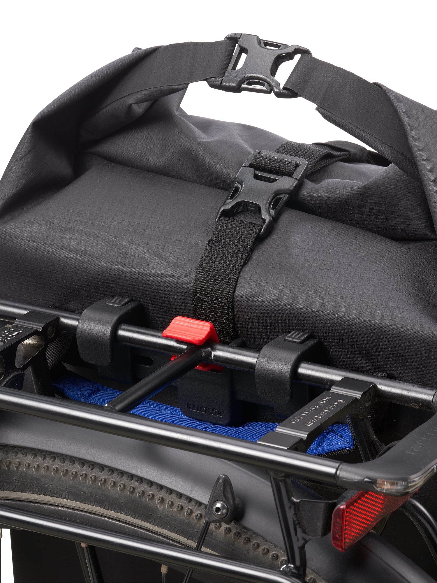 AEVOR-Pannier-Pack-Road-Proof-Black-detail