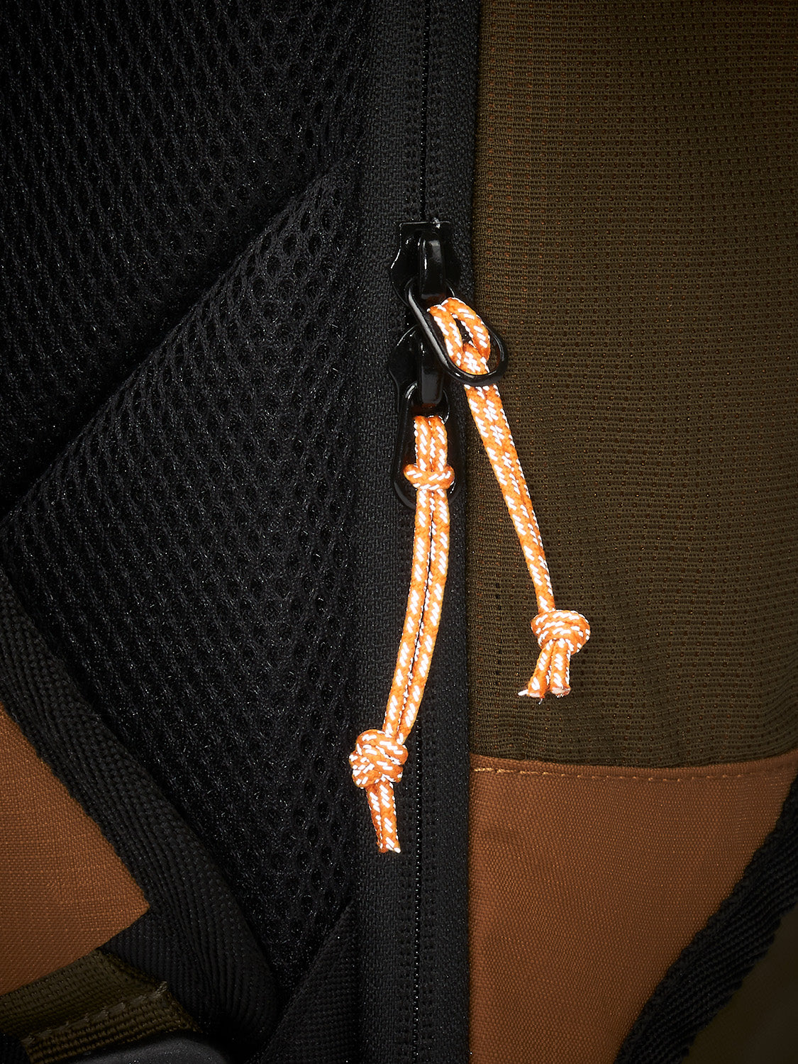 AEVOR-backpack-Trip-Pack-Diamond-Desert-detail
