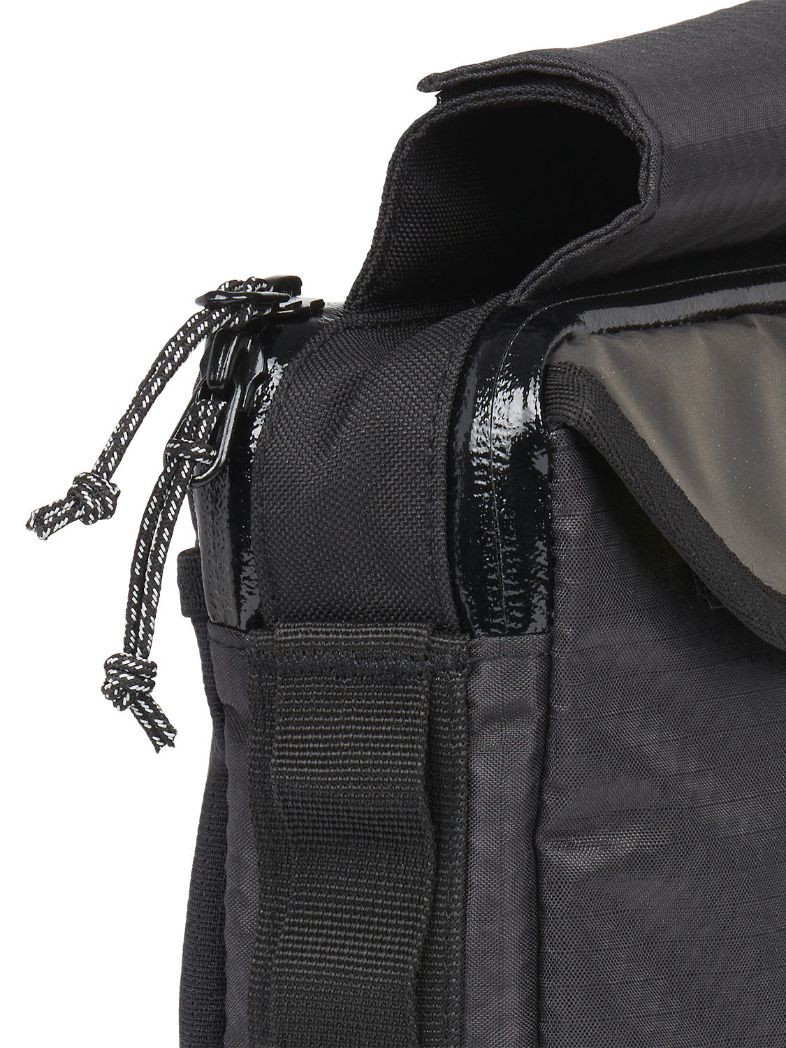 AEVOR-Frame-Bag-Large-Proof-Black-detail