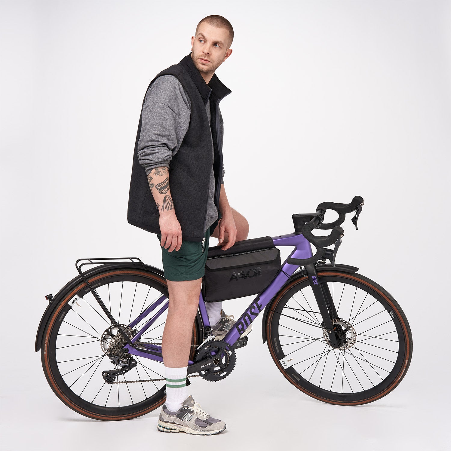 AEVOR-Frame-Bag-Large-Proof-Black-bike-front
