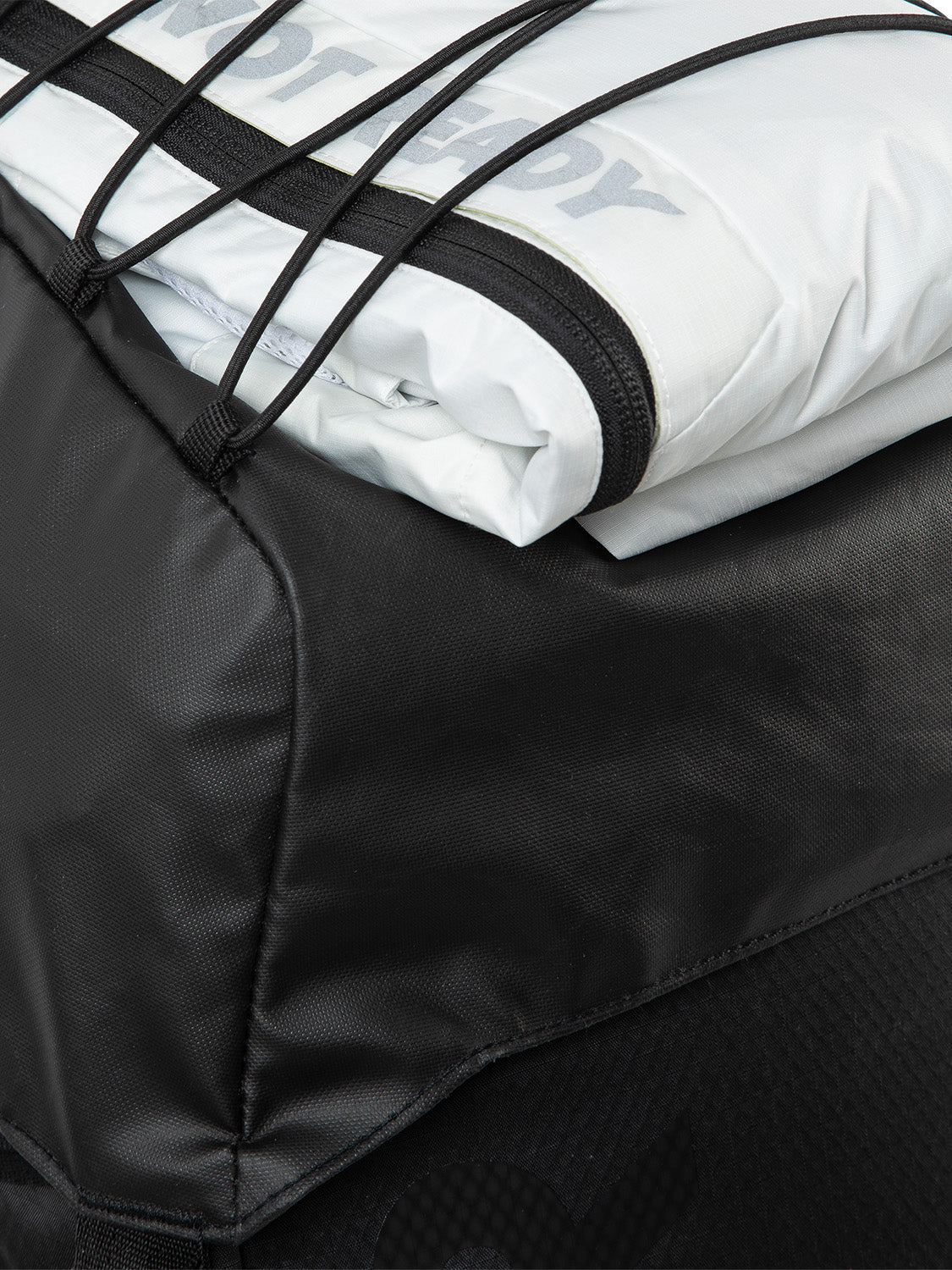AEVOR-backpack-Explore-Pack-Proof-Black-detail