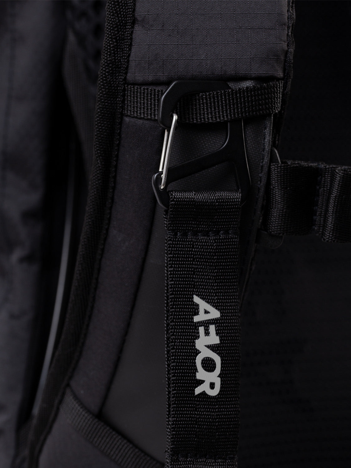 AEVOR-backpack-Explore-Pack-Proof-Black-detail