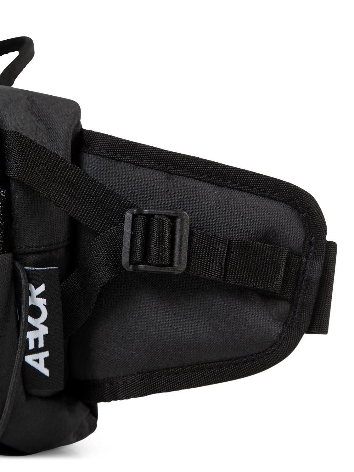 AEVOR-Bar-Bag-Proof-Black-detail