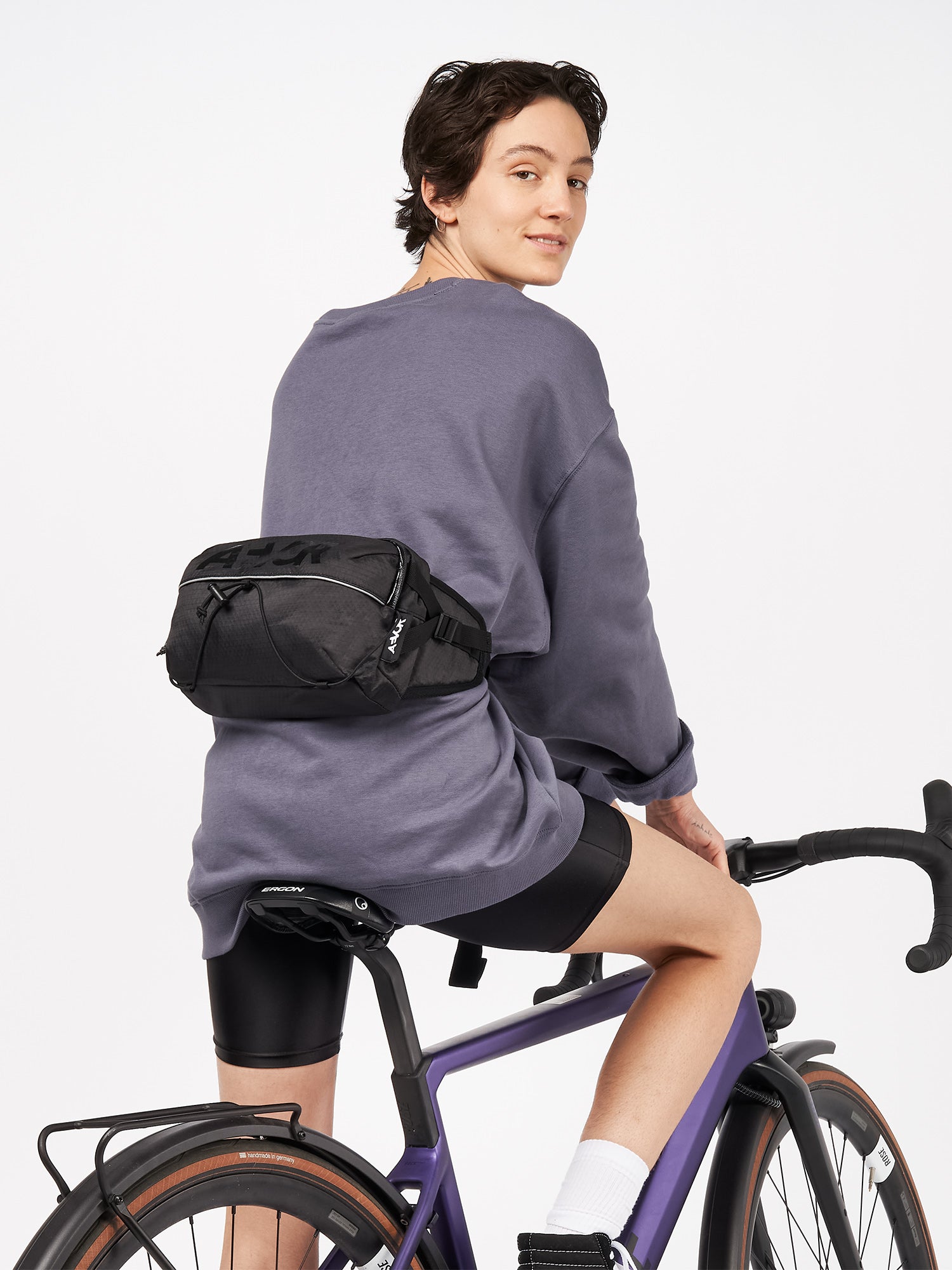 AEVOR-Bar-Bag-Proof-Black-model-front