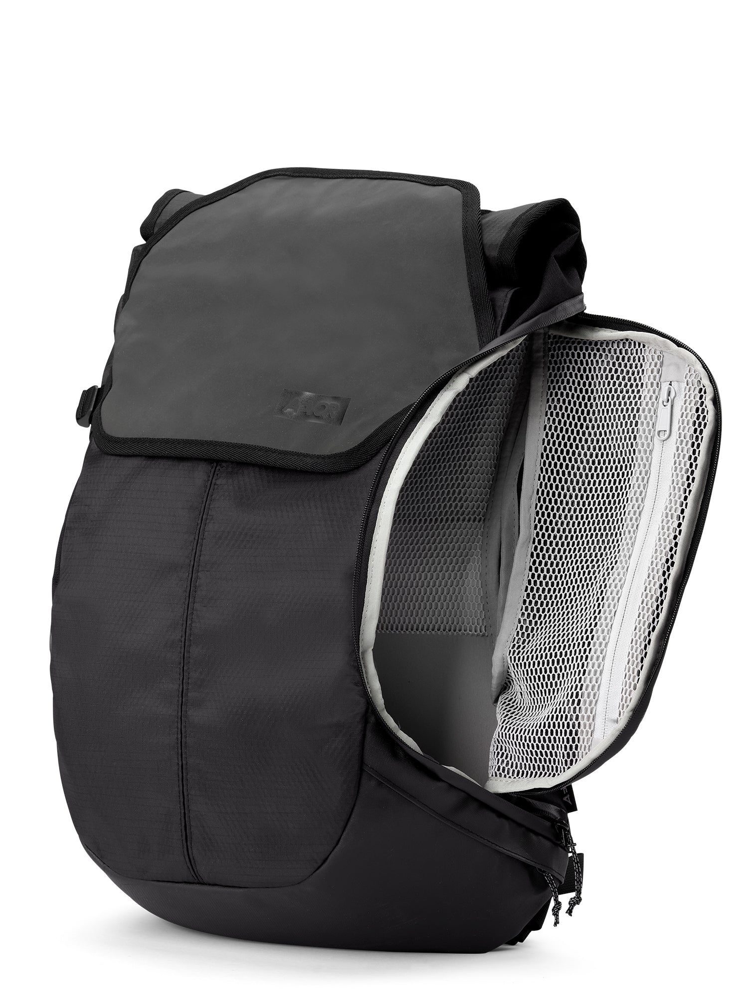 AEVOR-Bike-Pack-Proof-Black-fronz-details