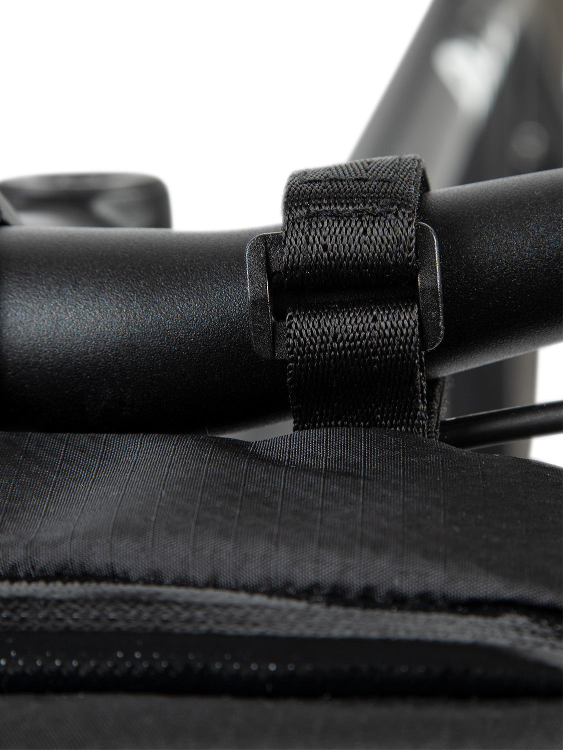 AEVOR-Bar-Bag-Proof-Black-detail