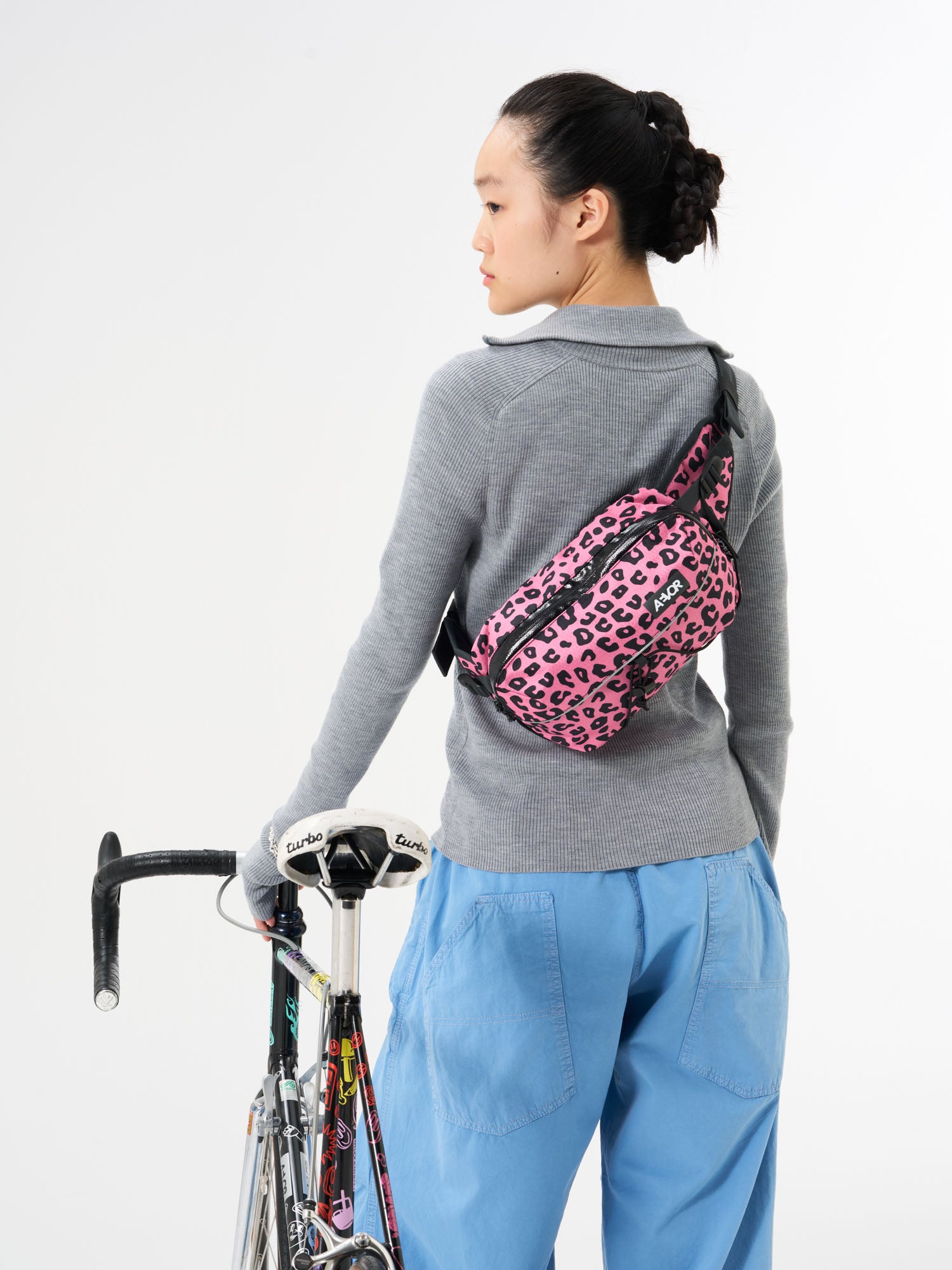 AEVOR-Bar-Bag-Proof-Candy-Leopard-model-front