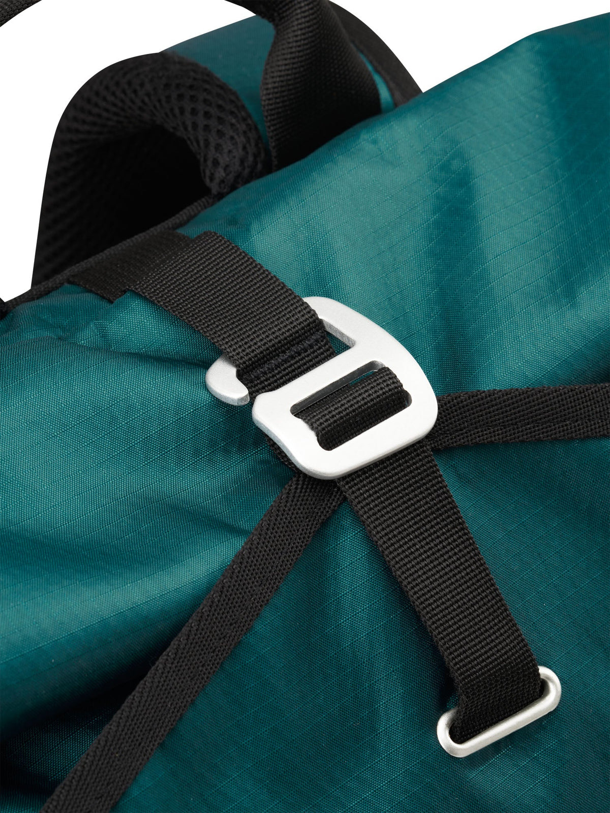 AEVOR-Roll-Pack-Proof-Evergreen-closeup-details