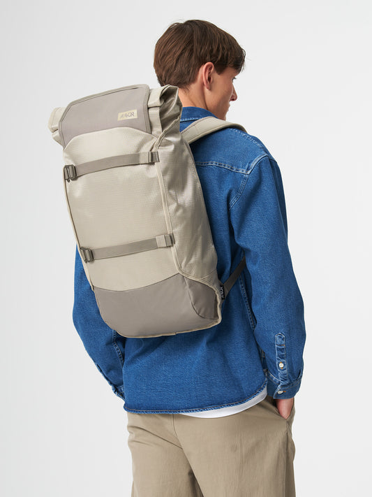 AEVOR-Trip-Pack-Proof-Venus-model-front