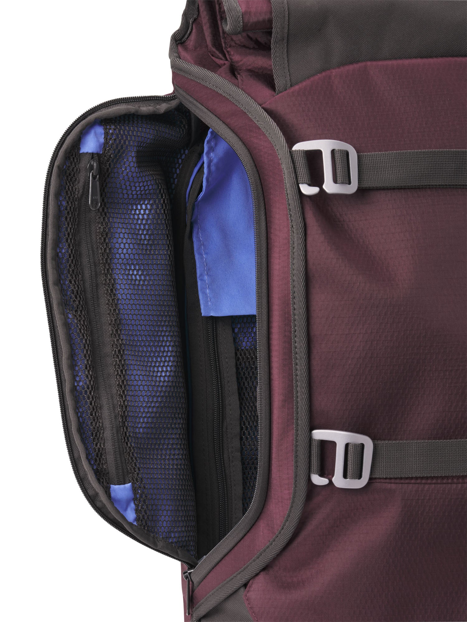 AEVOR-Travel-Pack-Proof-Cherry-Gateau-closeup-details