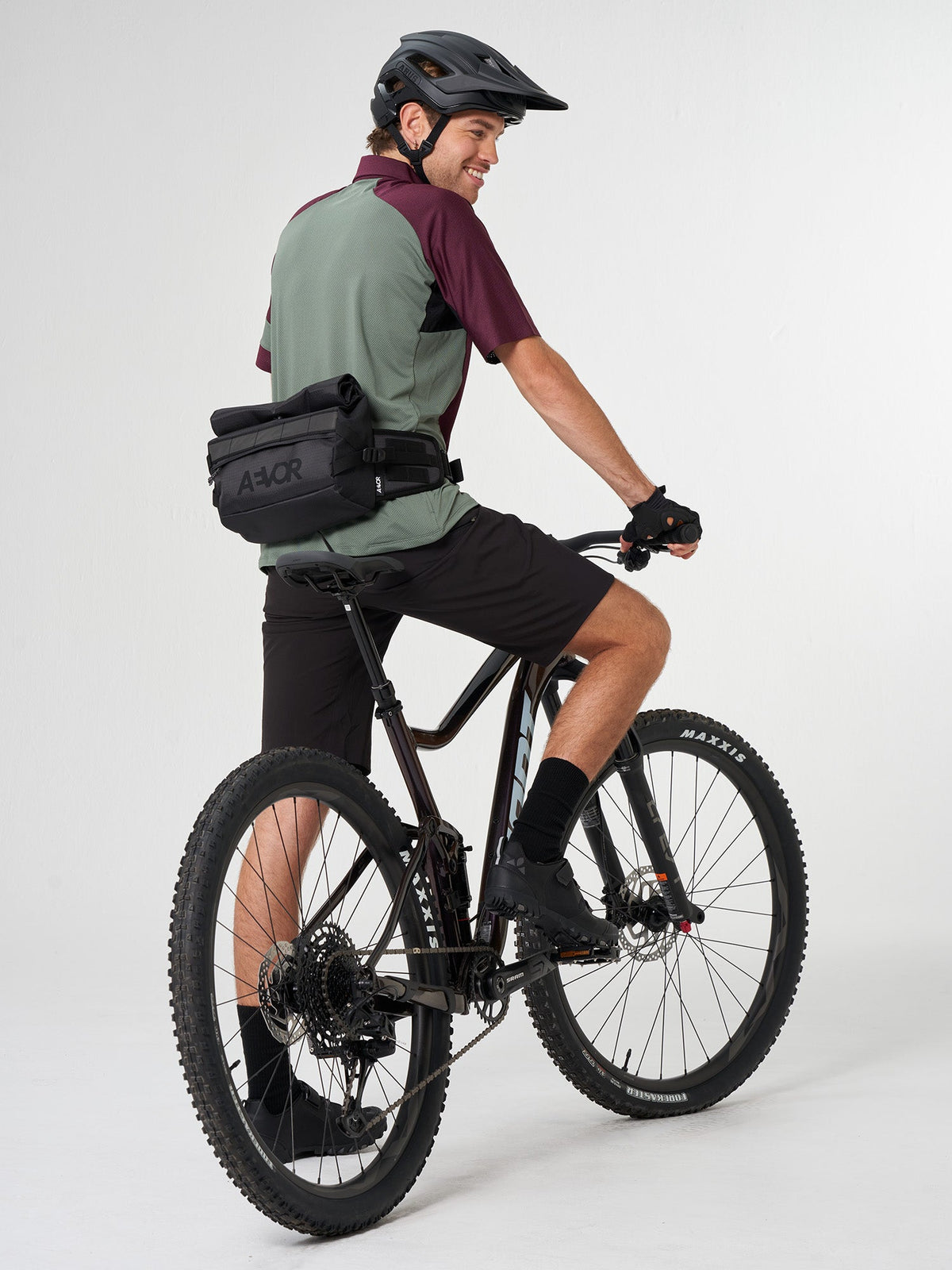 AEVOR-Waist-Pack-Proof-Black-model-front