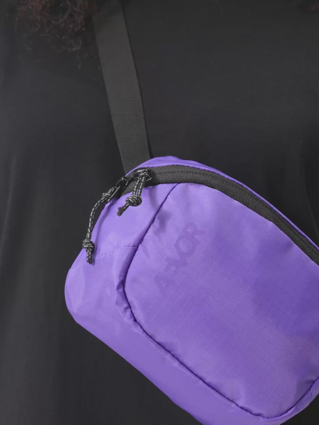 AEVOR-Hip-Bag-Move-Ripstop-Purple-model-video