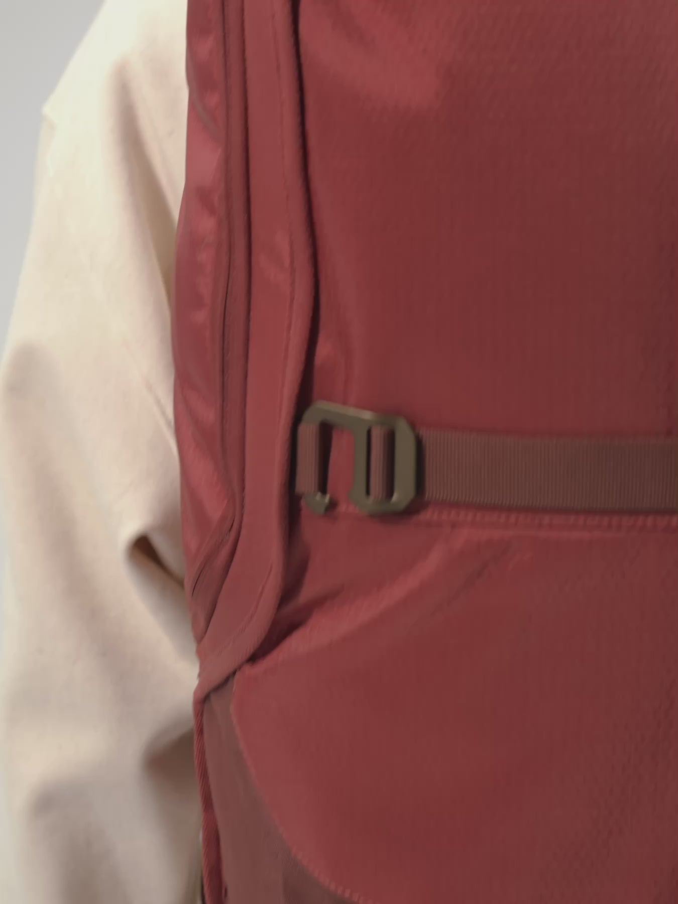 AEVOR-Travel-Pack-Proof-Mars--model-video