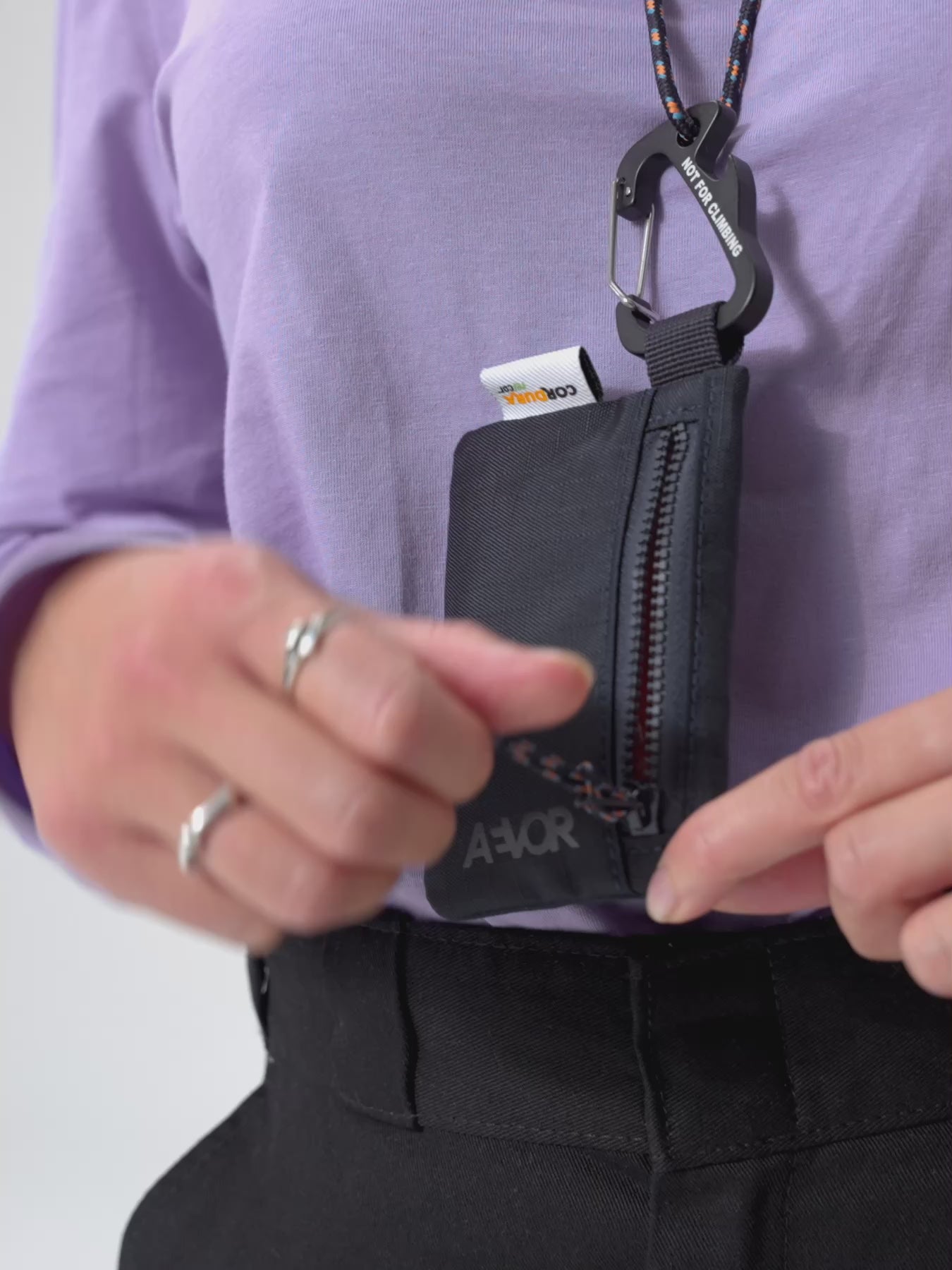 AEVOR-Explore-Wallet-Diamond-Marine-model-video