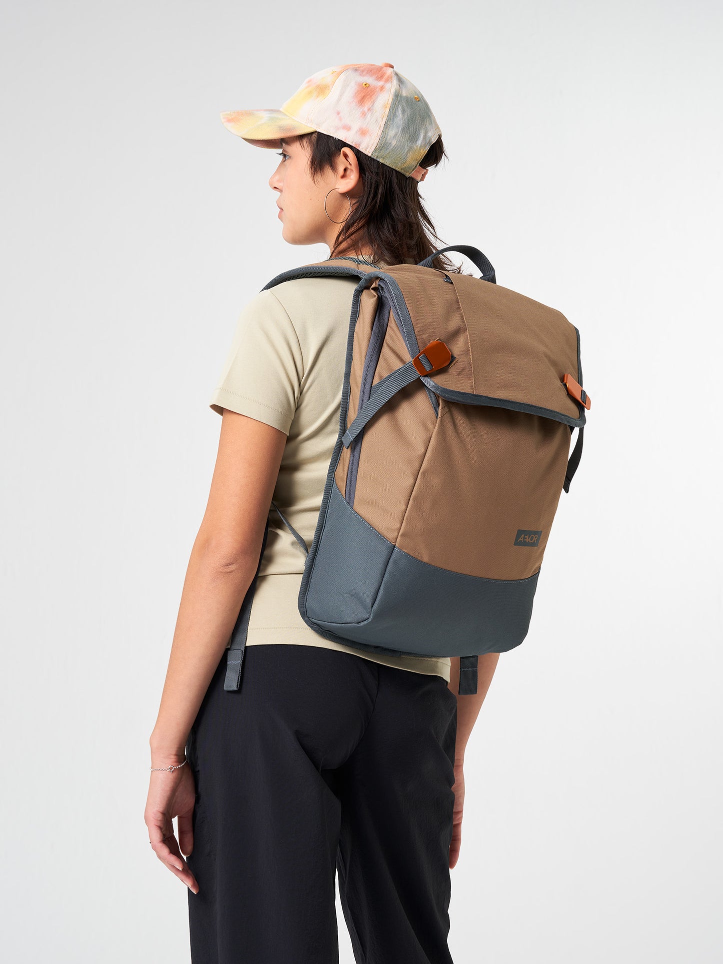 AEVOR-Daypack-California-Hike-model-front