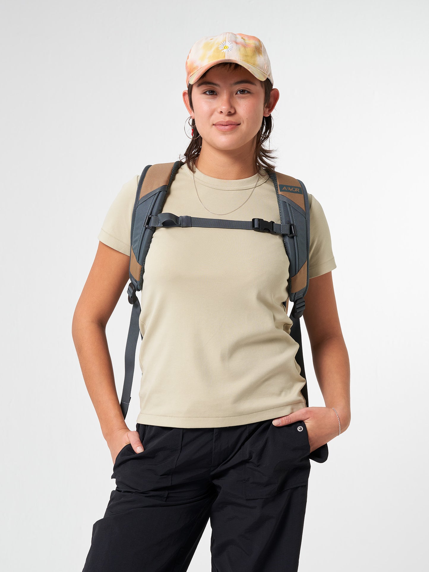 AEVOR-Daypack-California-Hike-model-details