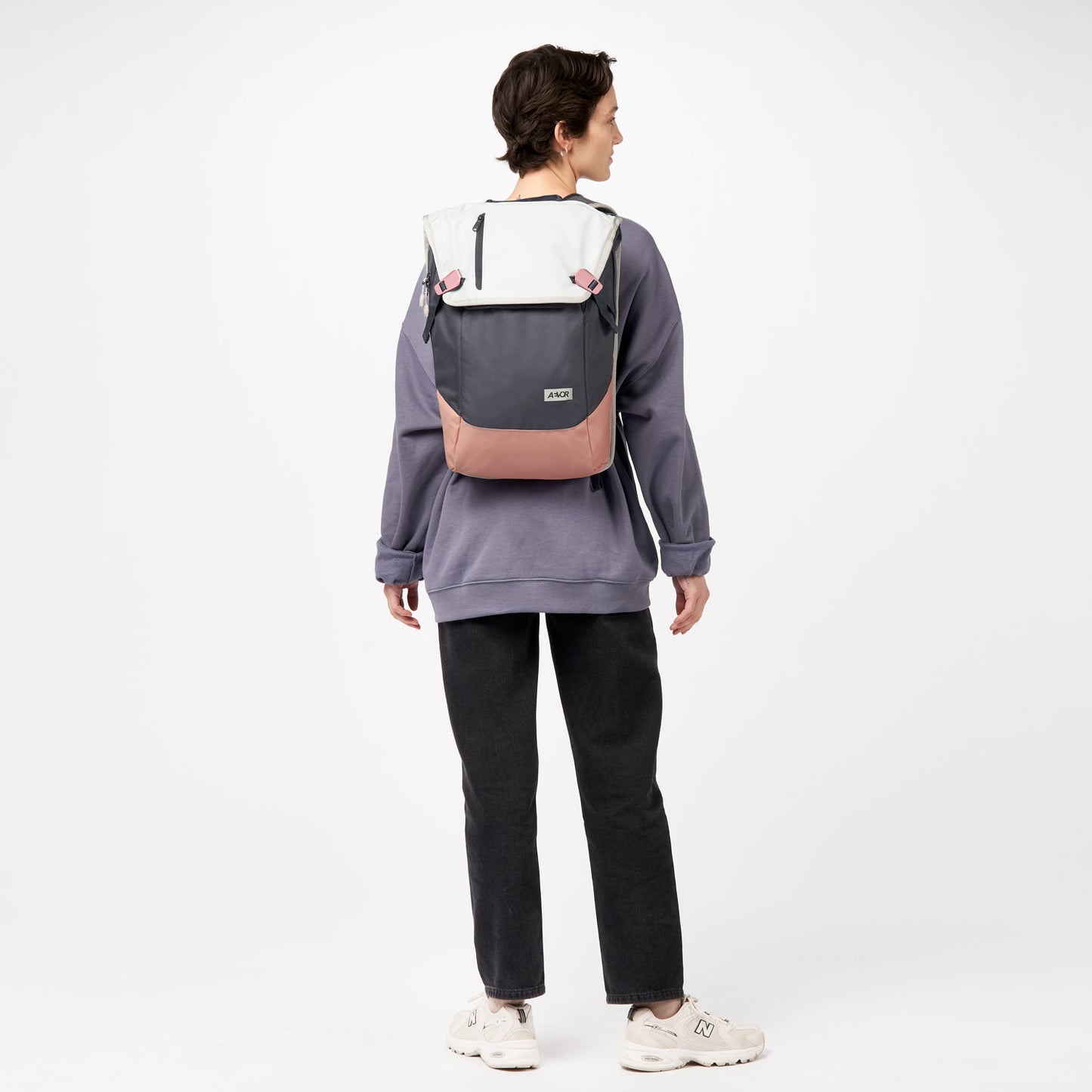 AEVOR-backpack-Daypack-Chilled-Rose-model-front