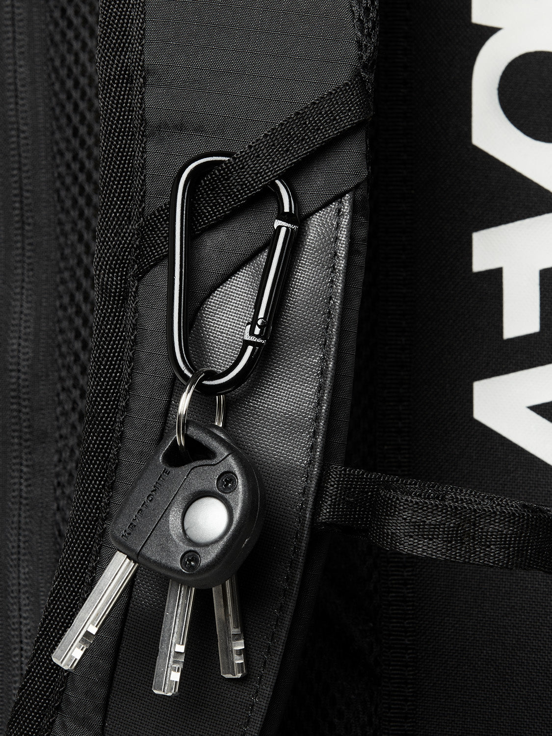 AEVOR-backpack-Daypack-Proof-Black-detail