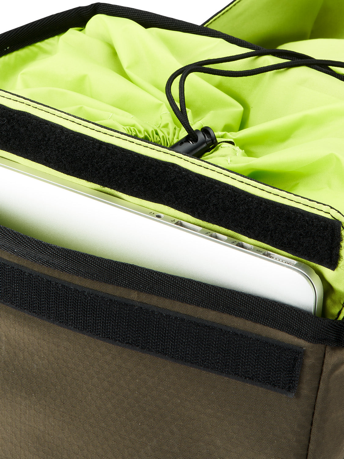 AEVOR-backpack-Explore-Pack-Proof-Olive-Gold-detail