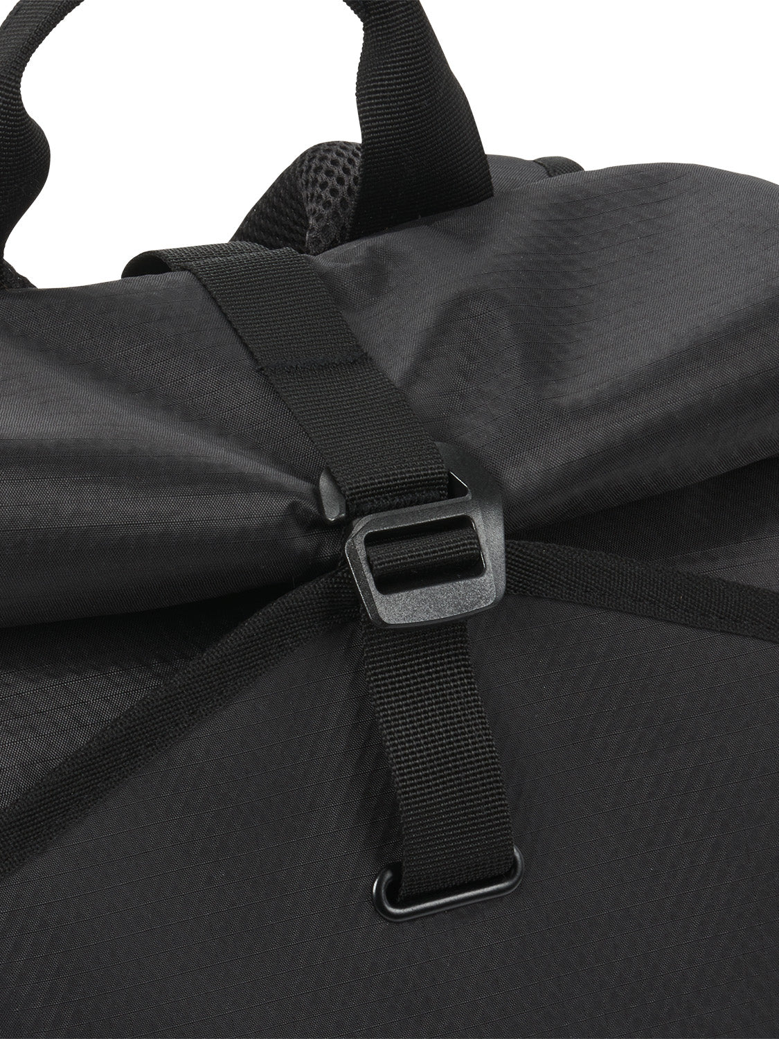 AEVOR-backpack-Rollpack-Proof-Black-detail