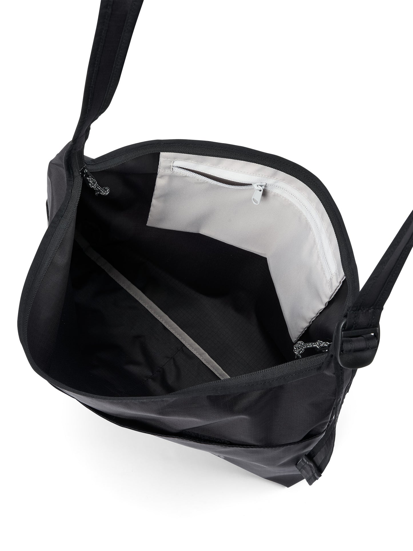 AEVOR-Shoulder-Bag-Light-Large-Ripstop-Black-details