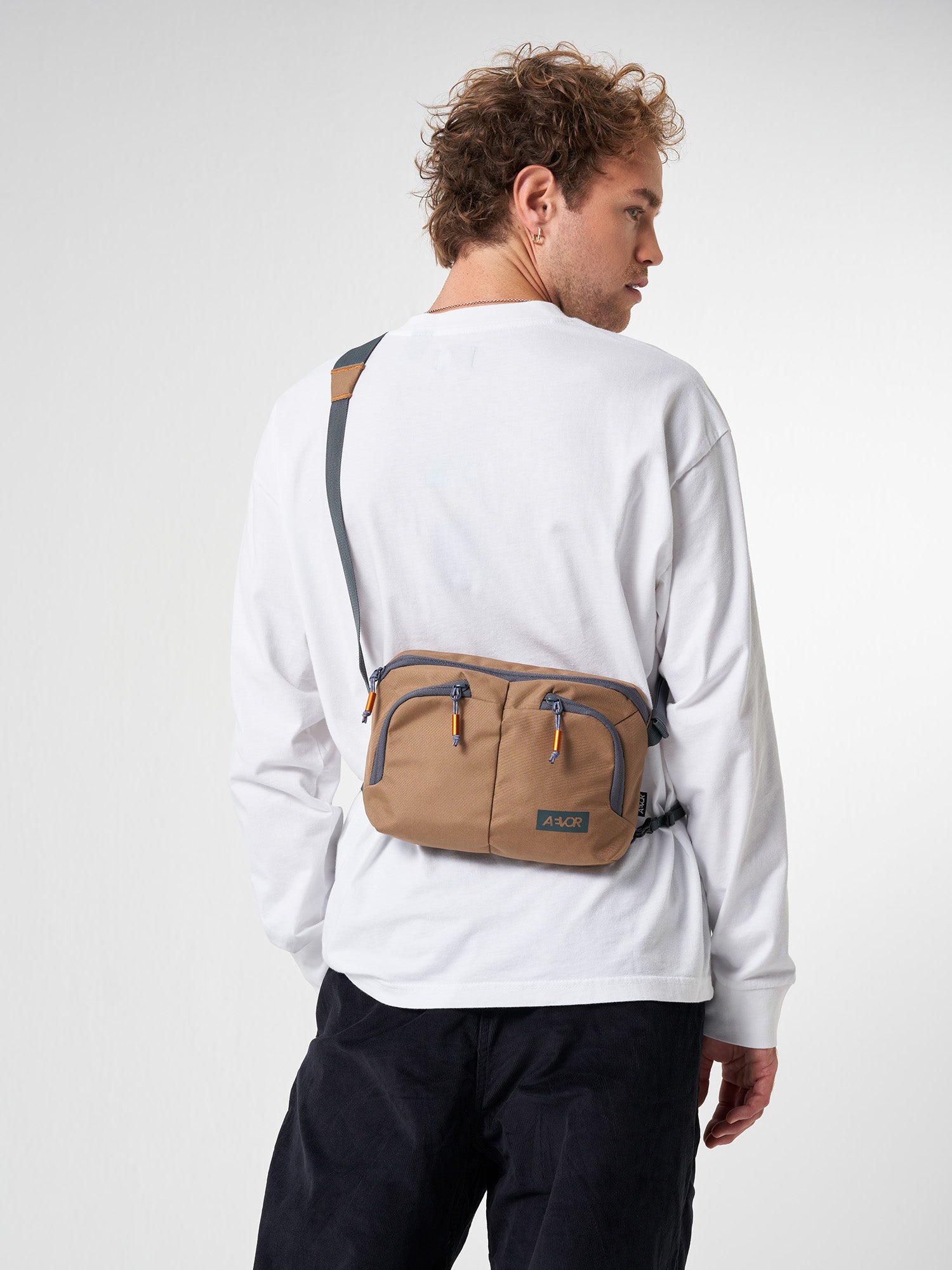 Stand up 2025 belt bag 3l