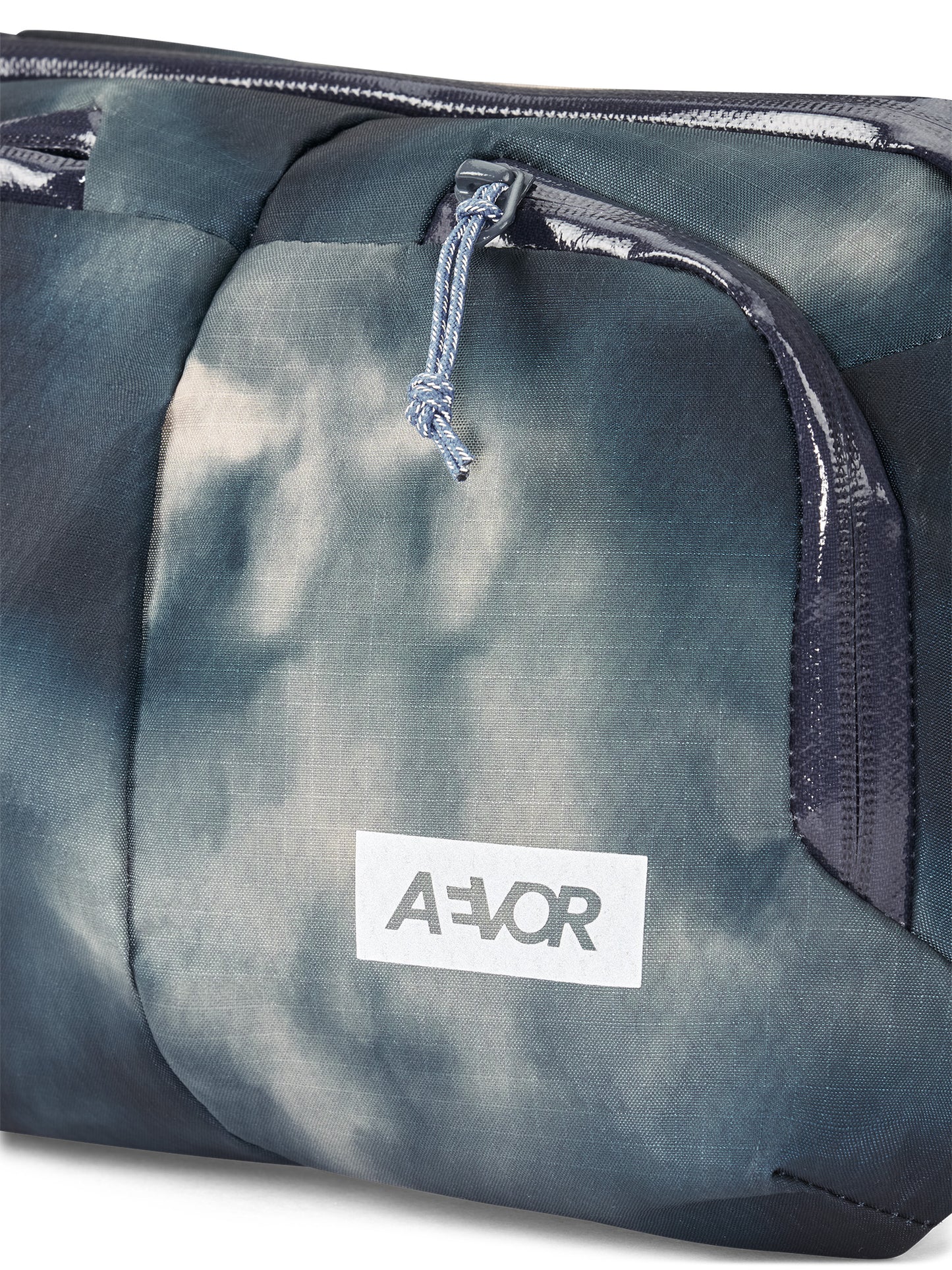 AEVOR-Sacoche-Bag-Proof-Tie-Dye-details