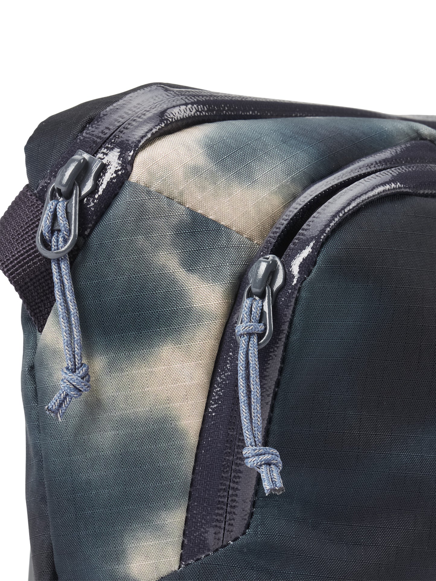 AEVOR-Sacoche-Bag-Proof-Tie-Dye-details