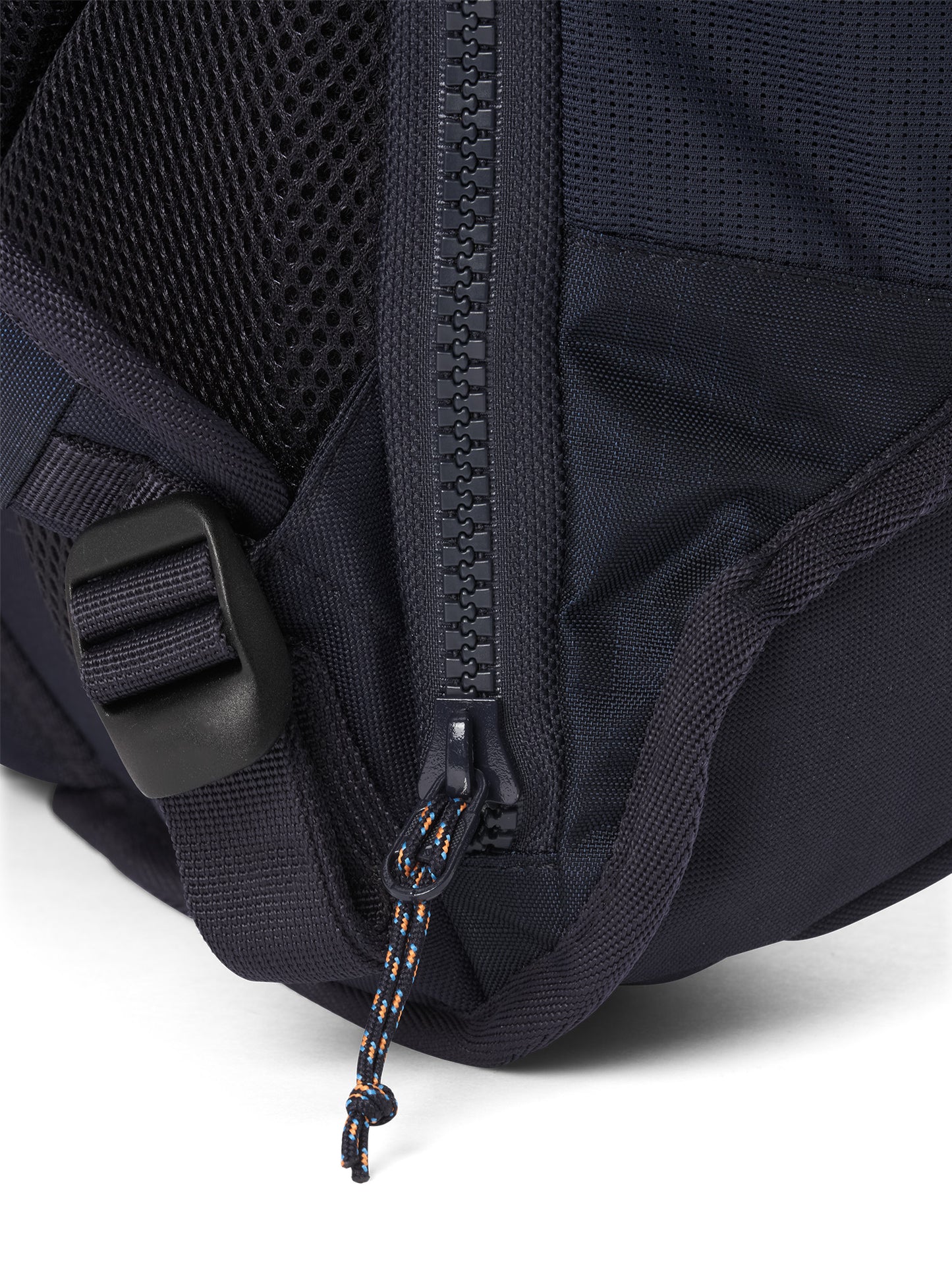 AEVOR-Trip-Pack-Diamond-Marine-details