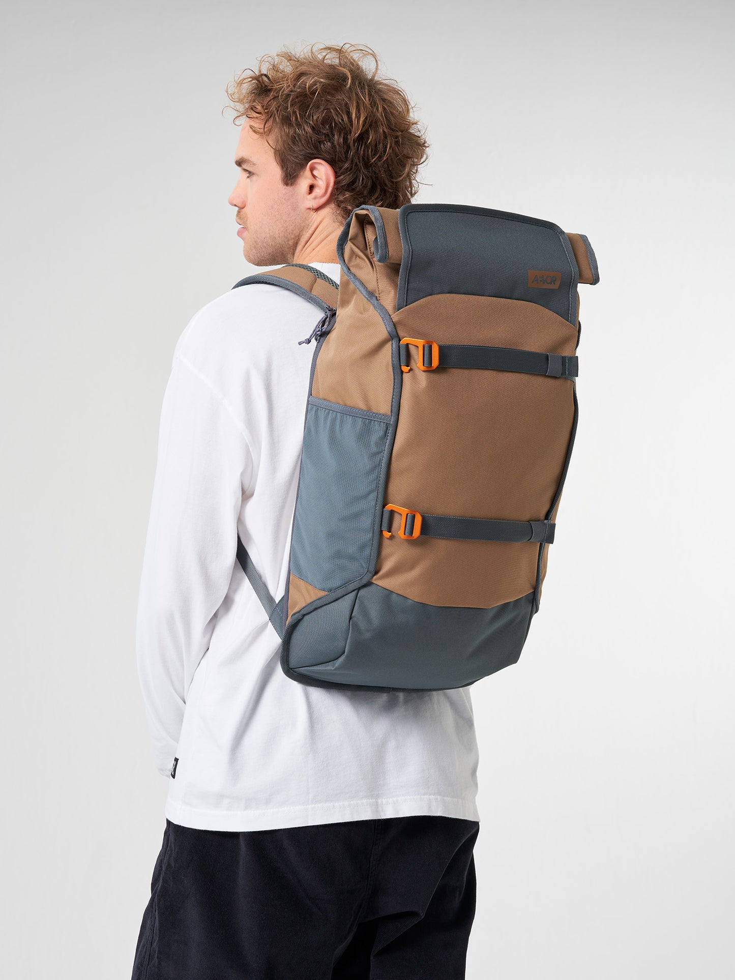 AEVOR-Trip-Pack-California-Hike-model-front