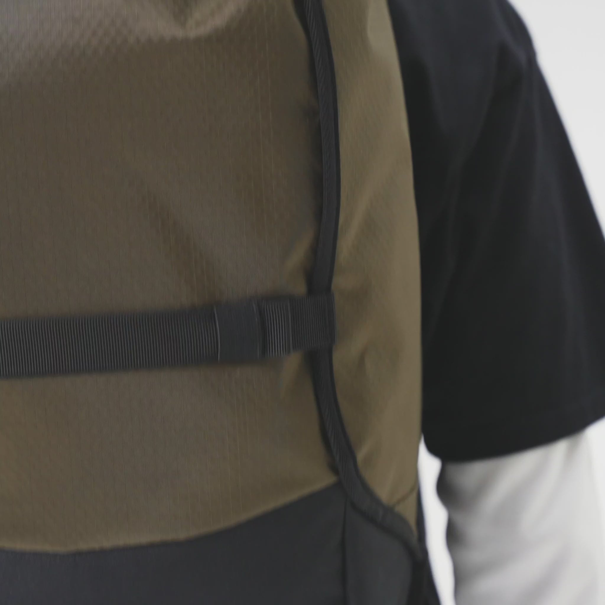 Trip-Pack-Proof-Olive-Gold-model-video
